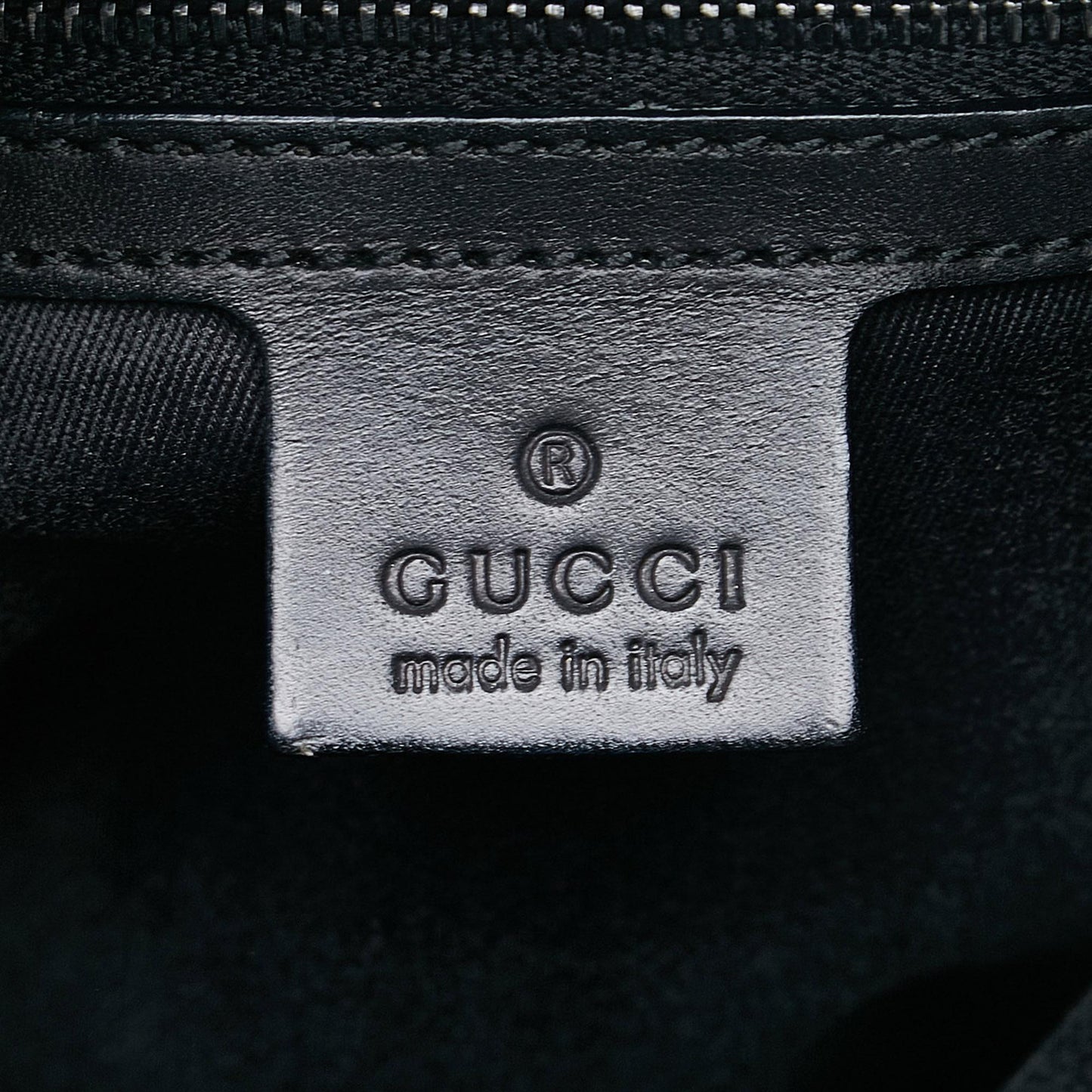 Gucci GG Canvas Shoulder Bag (SHG-ApAmIT)