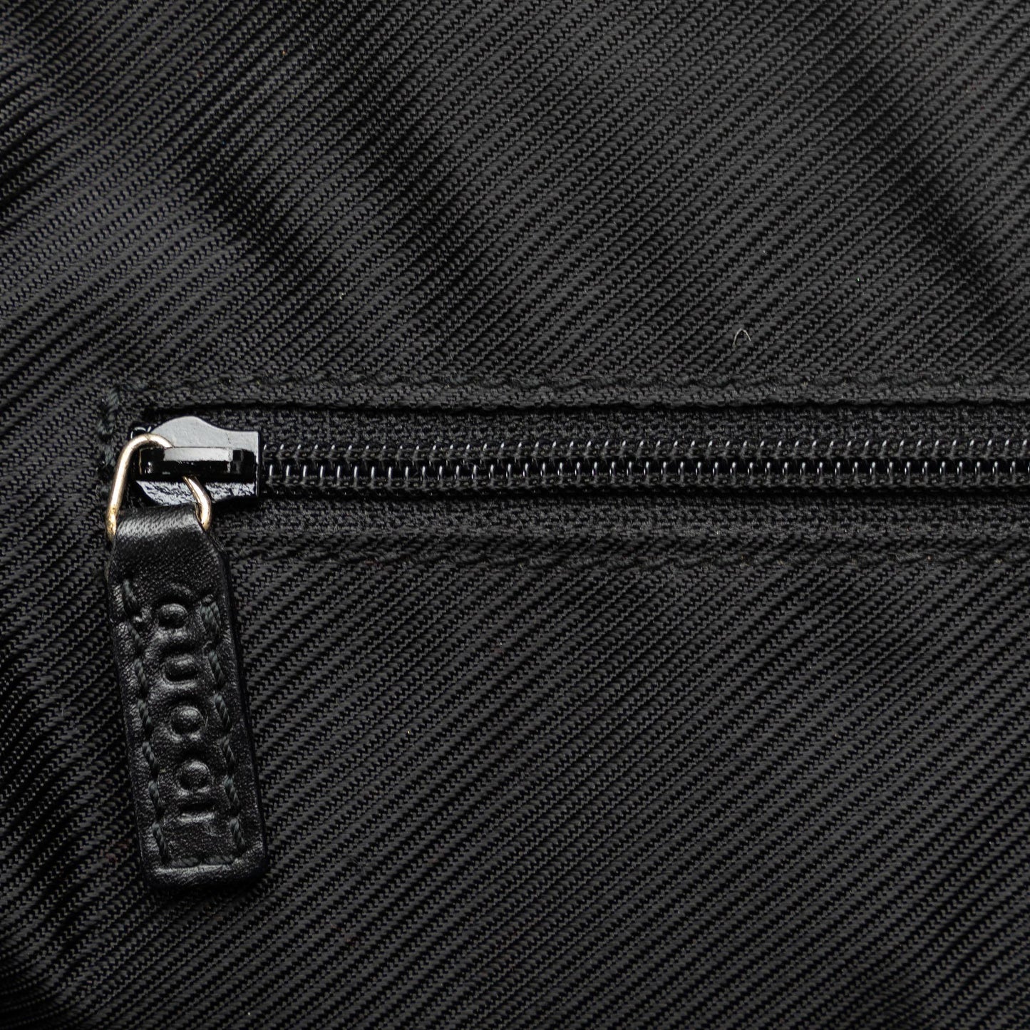 Gucci GG Canvas Shoulder Bag (SHG-MXqSuX)
