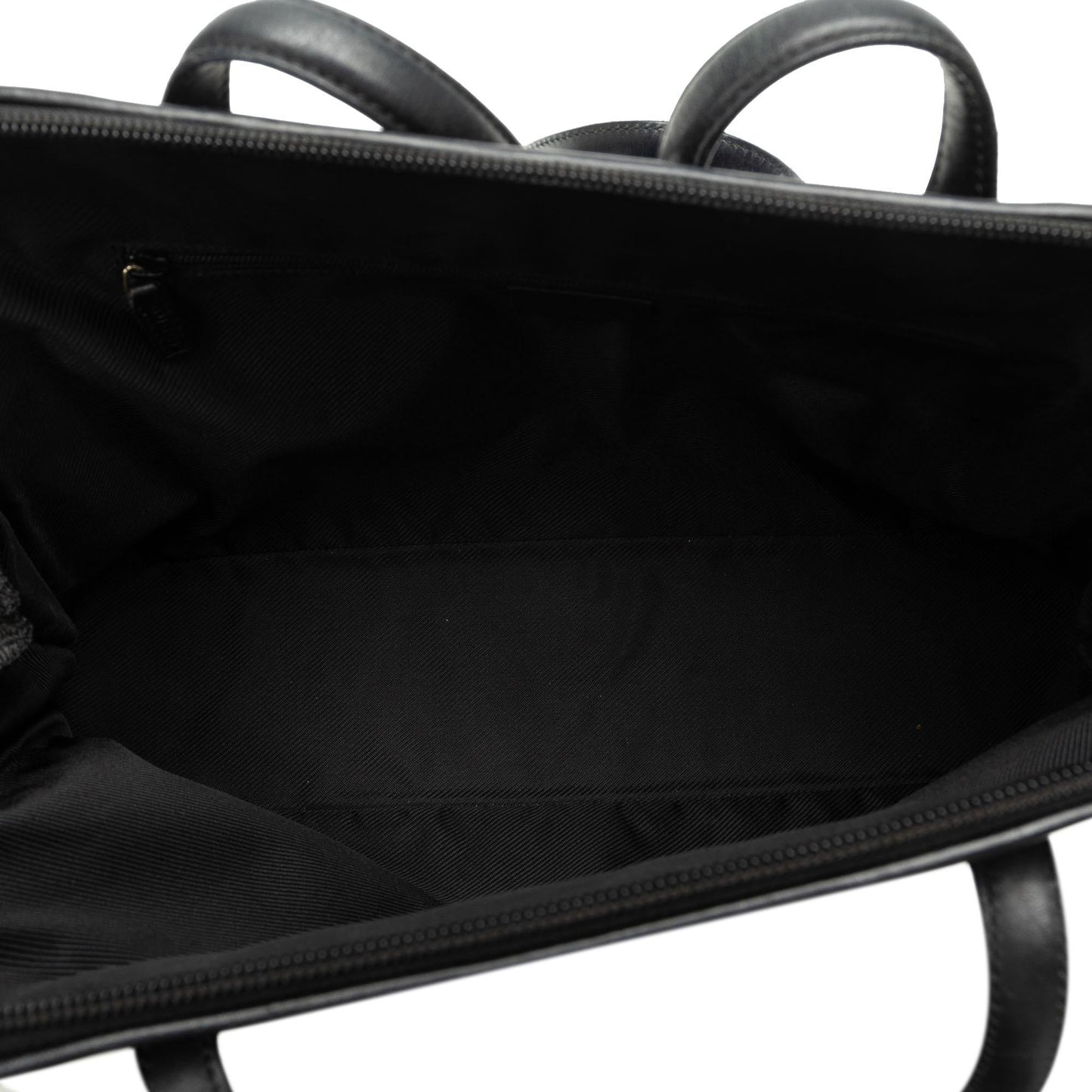 Gucci GG Canvas Shoulder Bag (SHG-MXqSuX)
