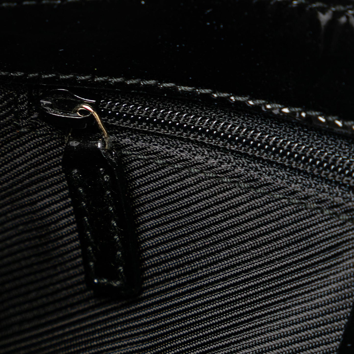 Gucci GG Canvas Shoulder Bag (SHG-Smlm7r)