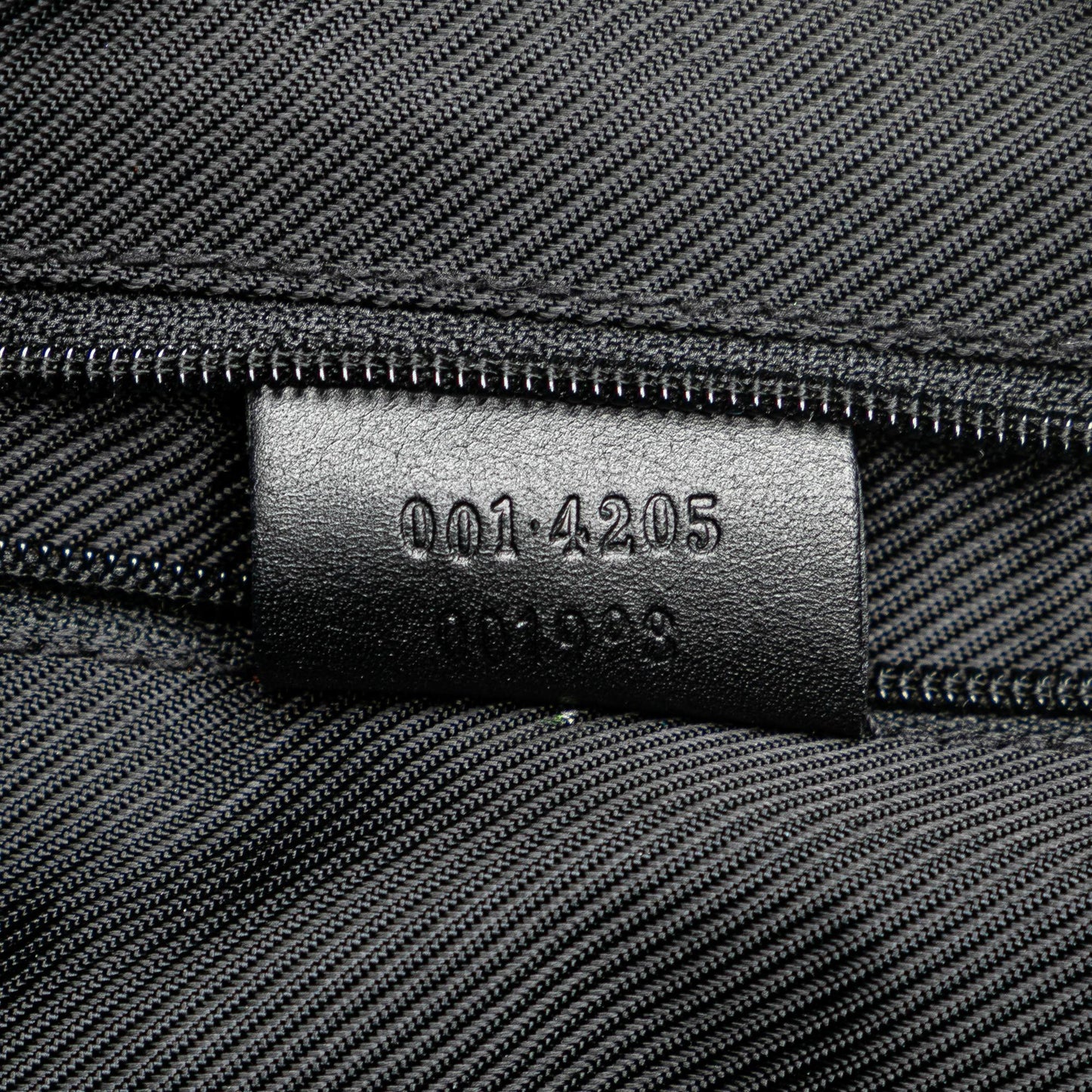 Gucci GG Canvas Shoulder Bag (SHG-nNgF0V)