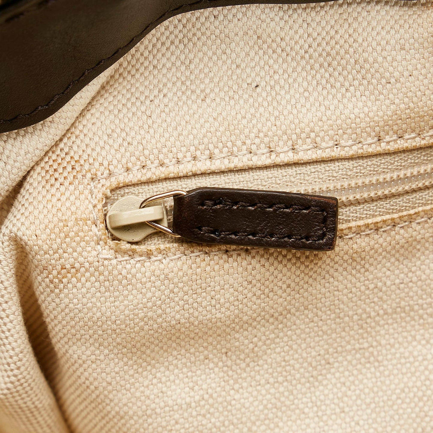 Gucci GG Canvas Sukey Handbag (SHG-35275)