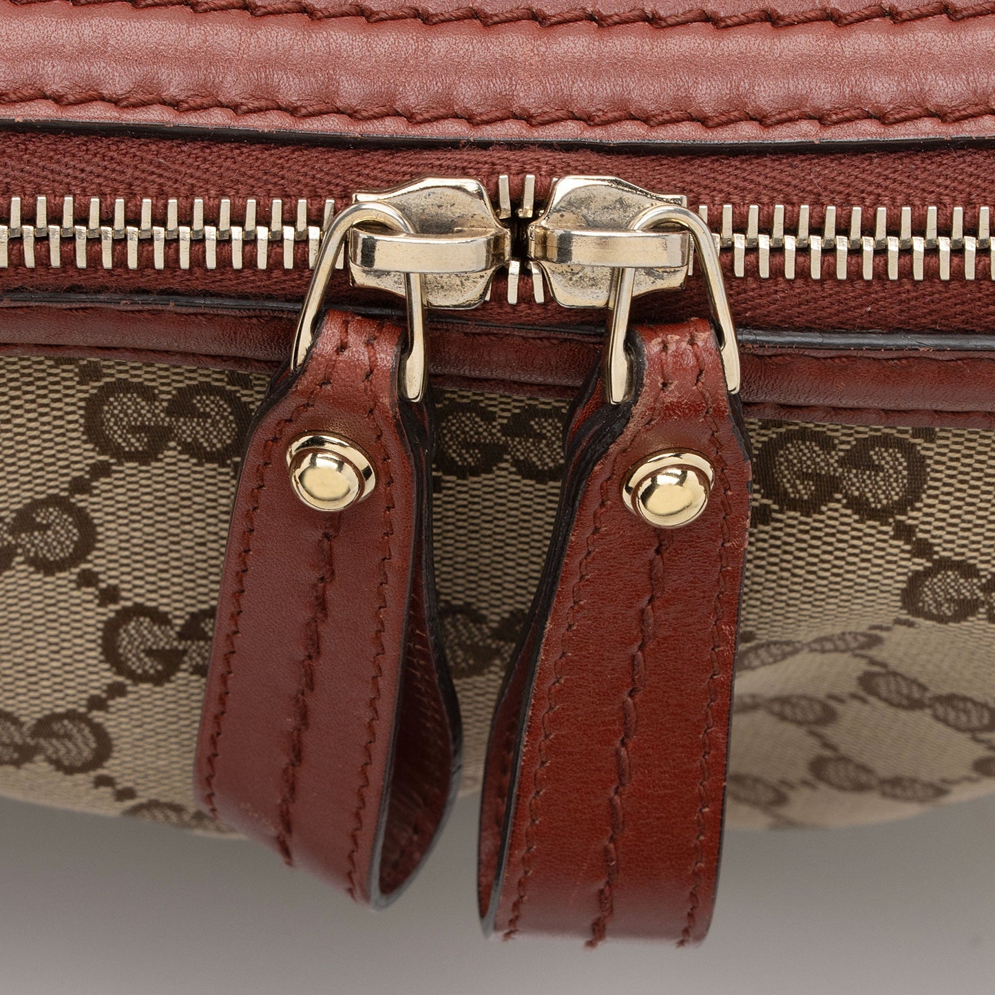 Gucci GG Canvas Sukey Medium Satchel (SHF-GRazNn)