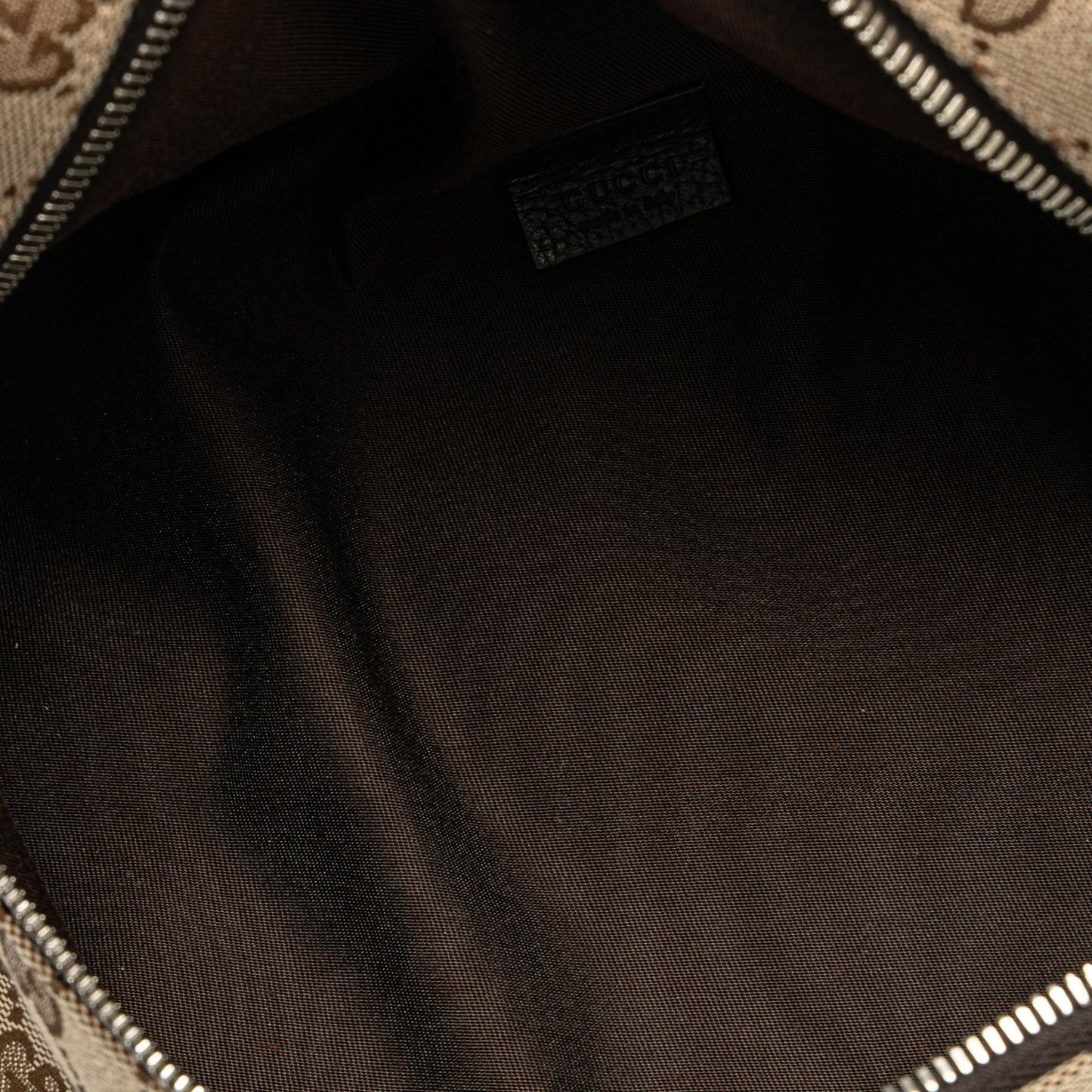 Gucci GG Canvas Waist Pouch (SHG-weuTOB)