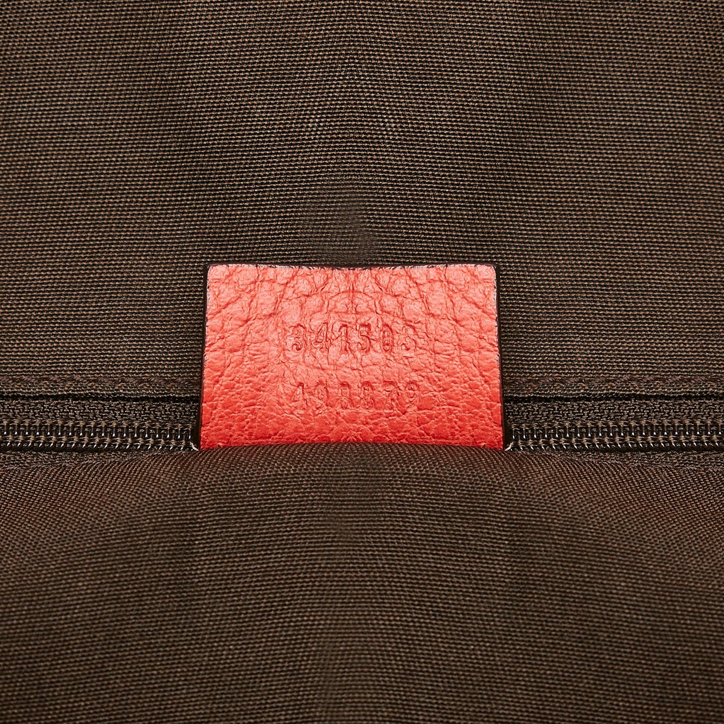 Gucci GG Charm Dome Leather Handbag (SHG-jqBZuV)