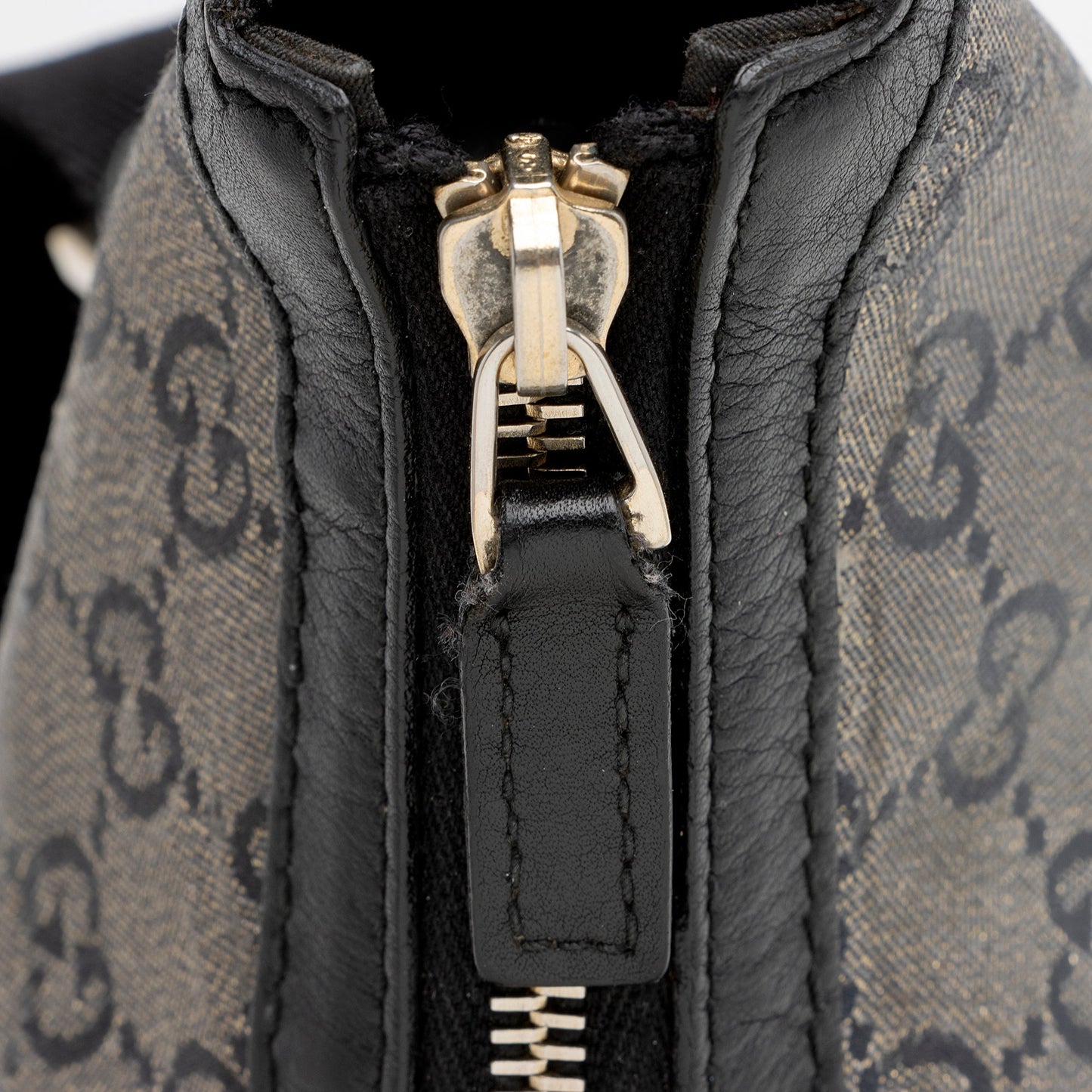 Gucci GG Crystal Messenger Bag (SHF-22189)