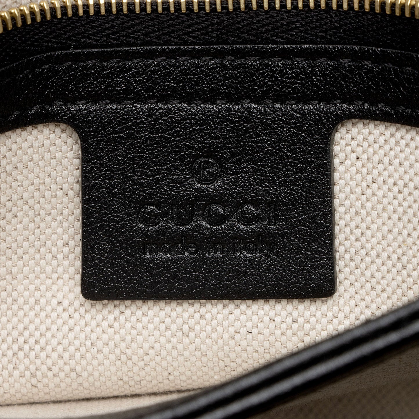 Gucci GG Debossed Leather Small Top Handle (SHF-hGmUB9)