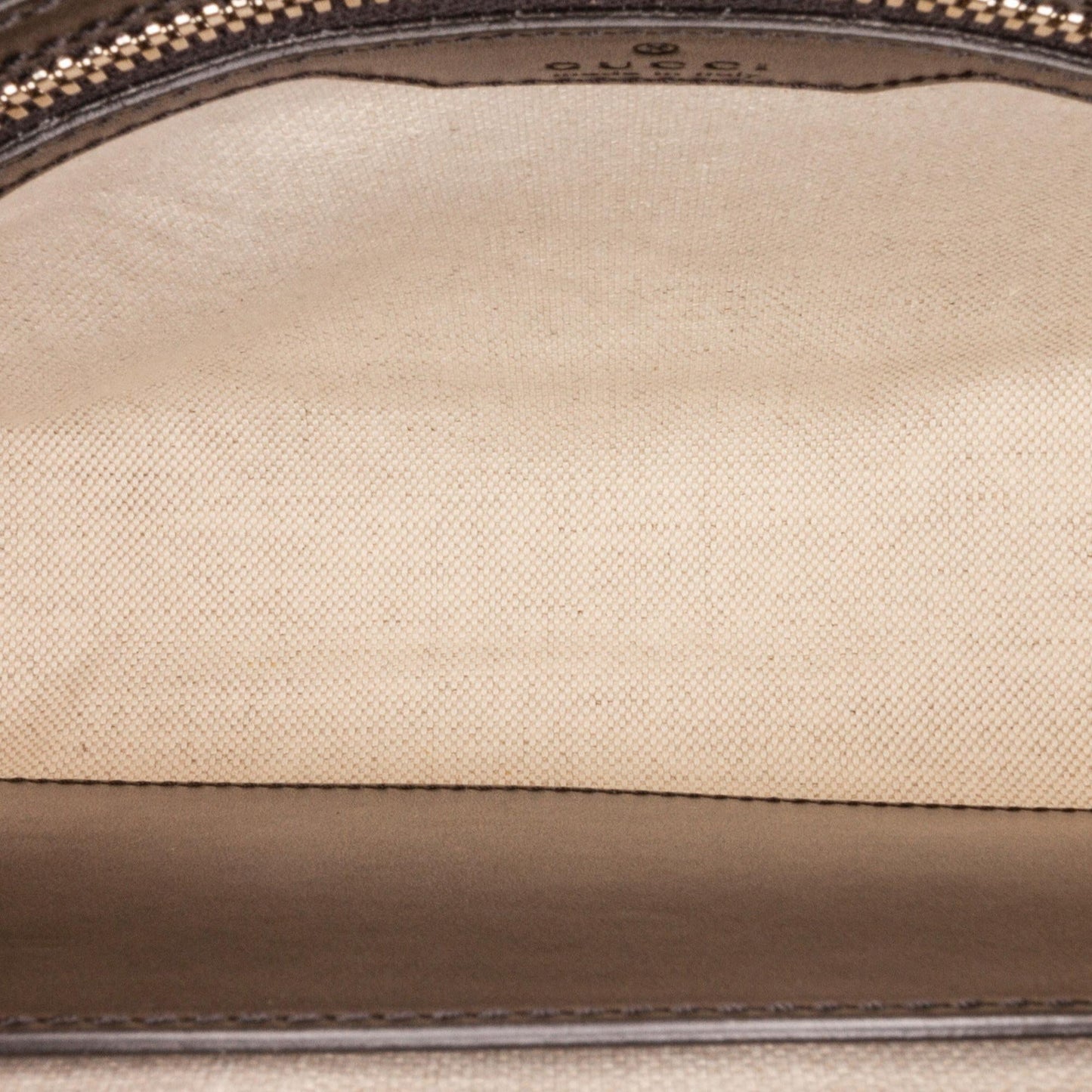 Gucci GG Embossed Crossbody bag (SHG-bS3vYW)