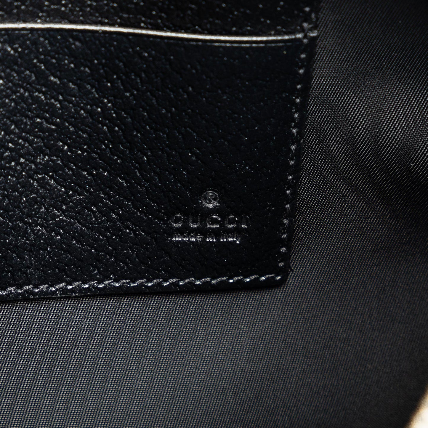 Gucci GG Nylon Off The Grid Pouch (SHG-93LF74)