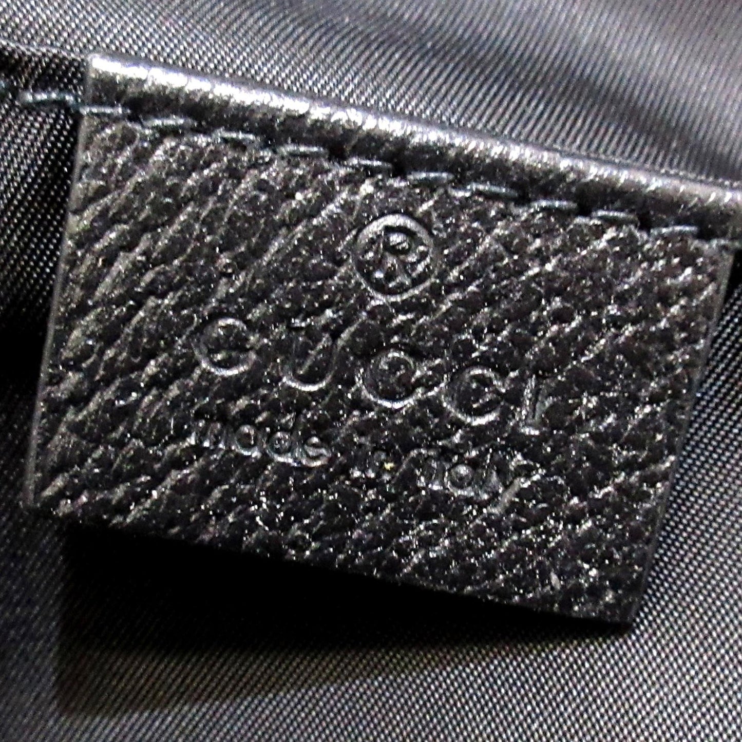 Gucci GG Nylon Off the Grid Sling (SHG-GXLHMl)