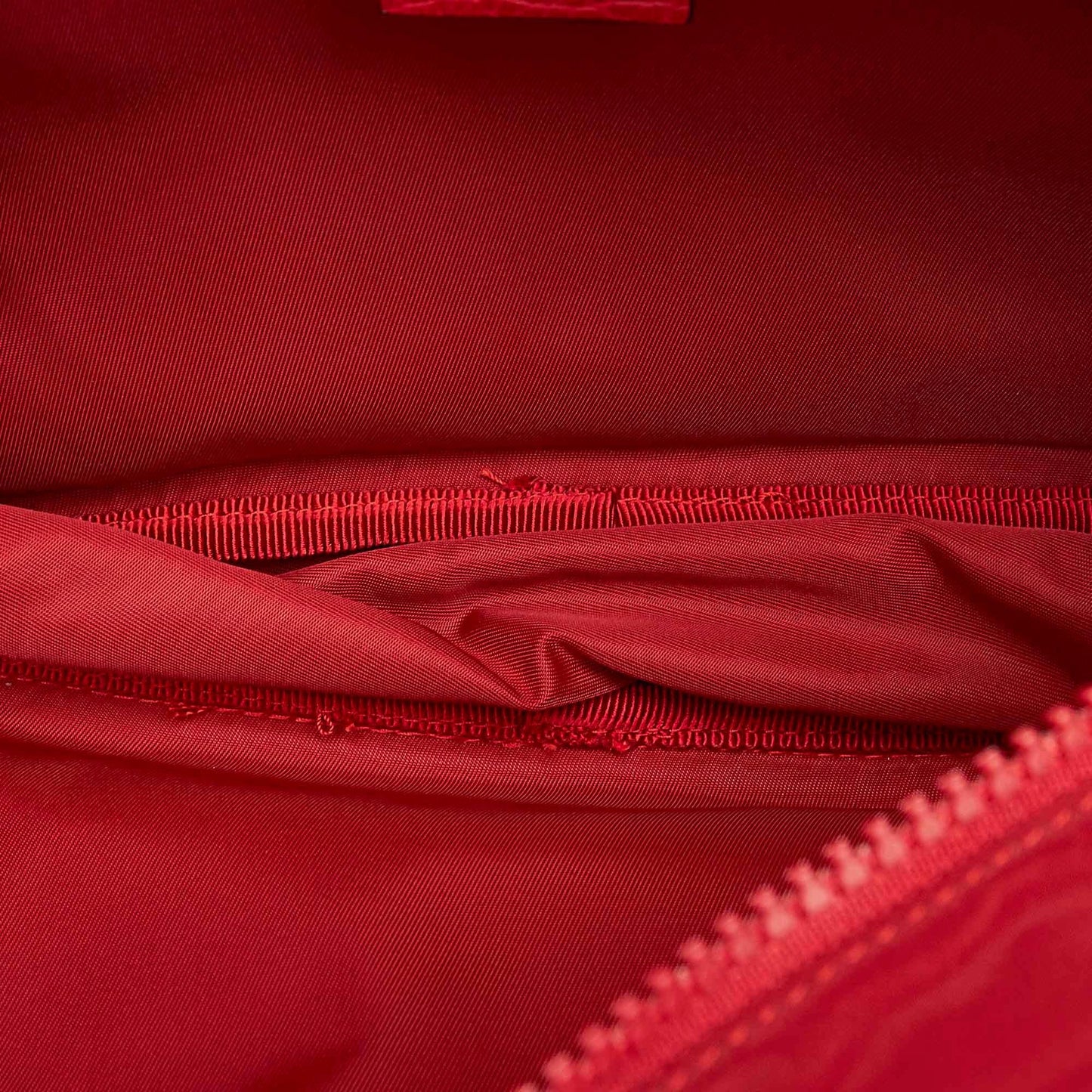 Gucci GG Nylon Pouch (SHG-uT3lxn)