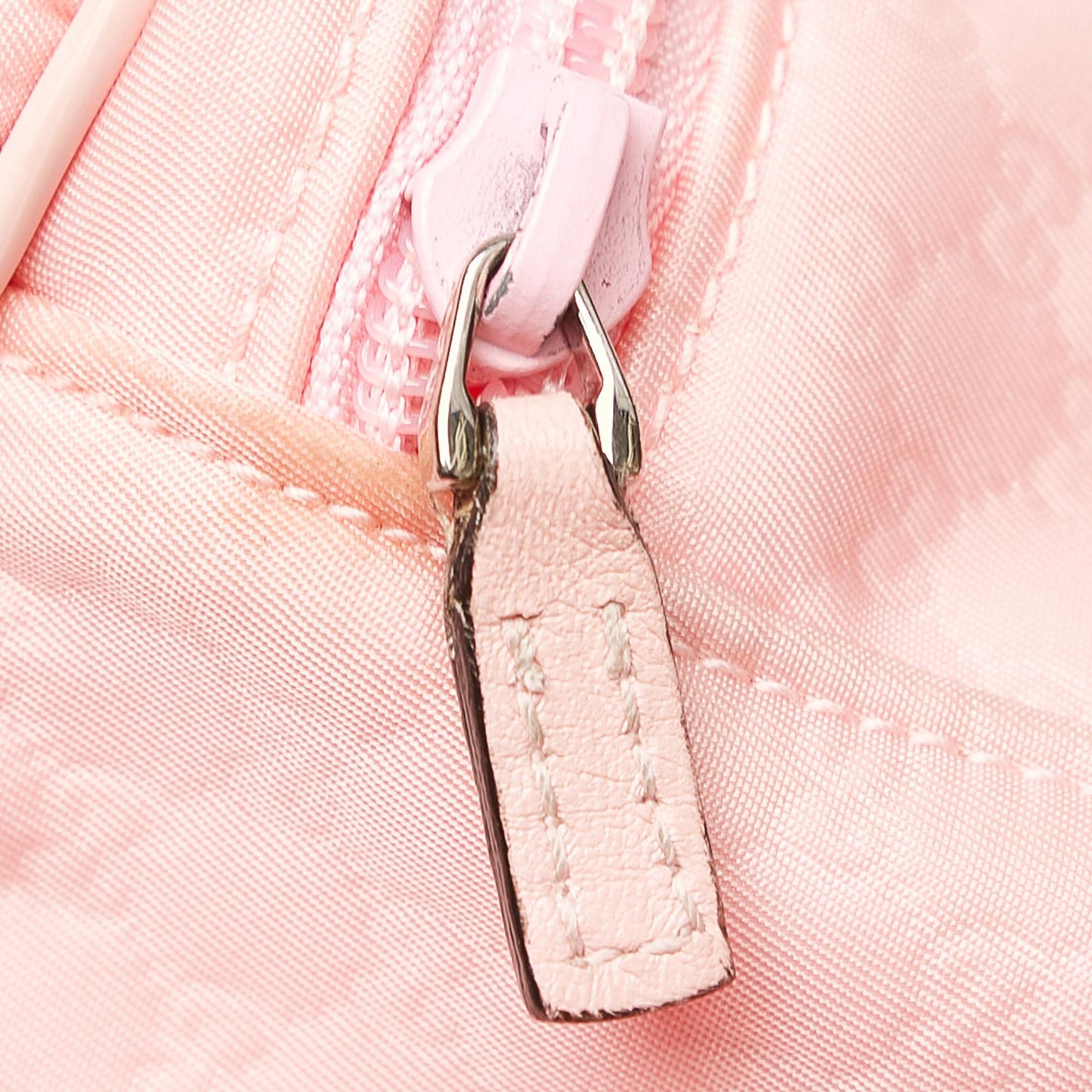 Gucci GG Nylon Vanity Bag (SHG-A9IEiY)