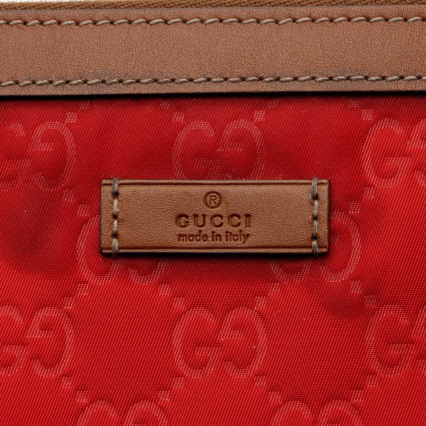 Gucci GG Nylon Zip Pouch (SHF-bnkYTZ)