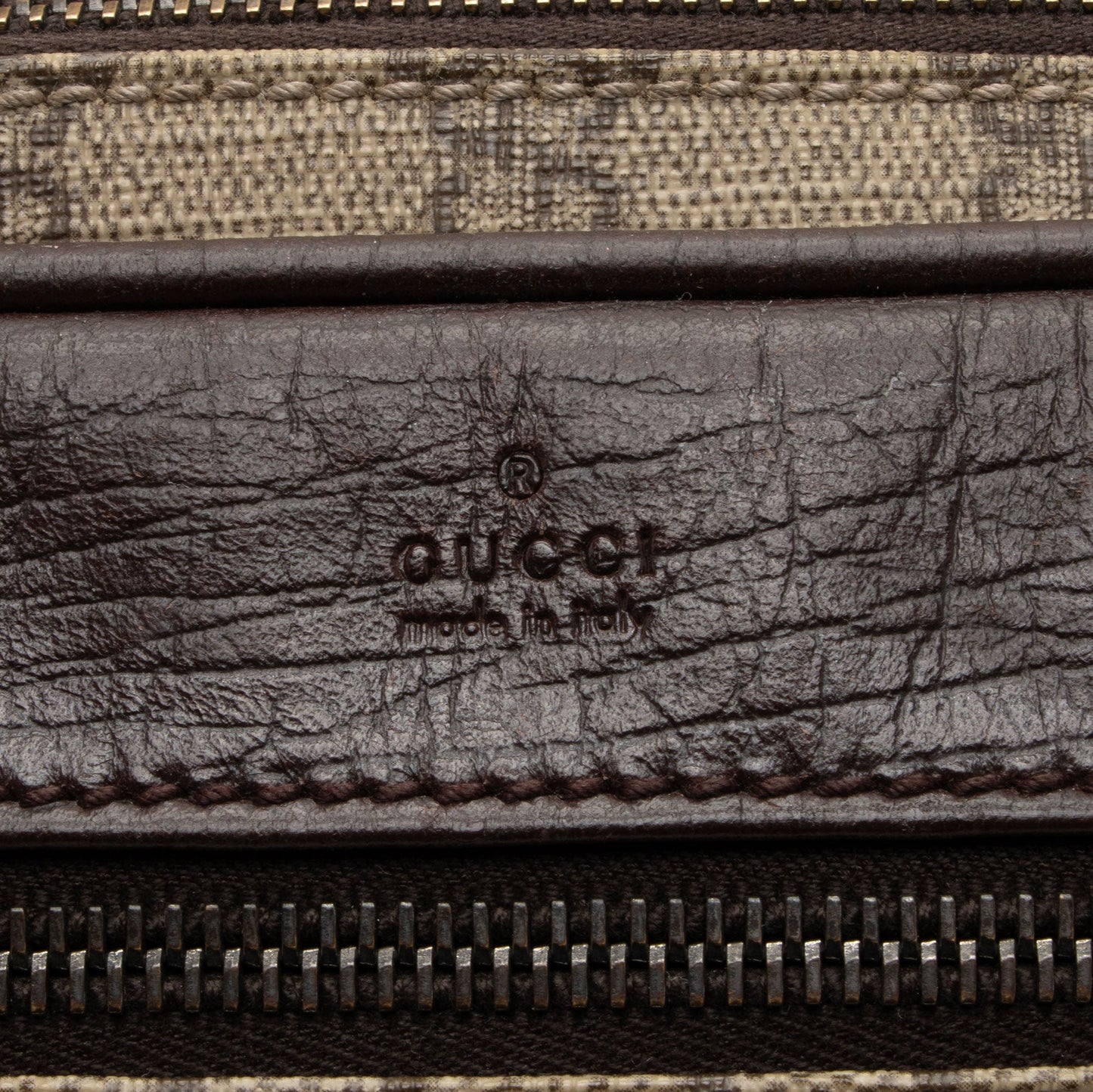 Gucci GG Supreme Classic Small Camera Bag (SHF-fqjHTG)