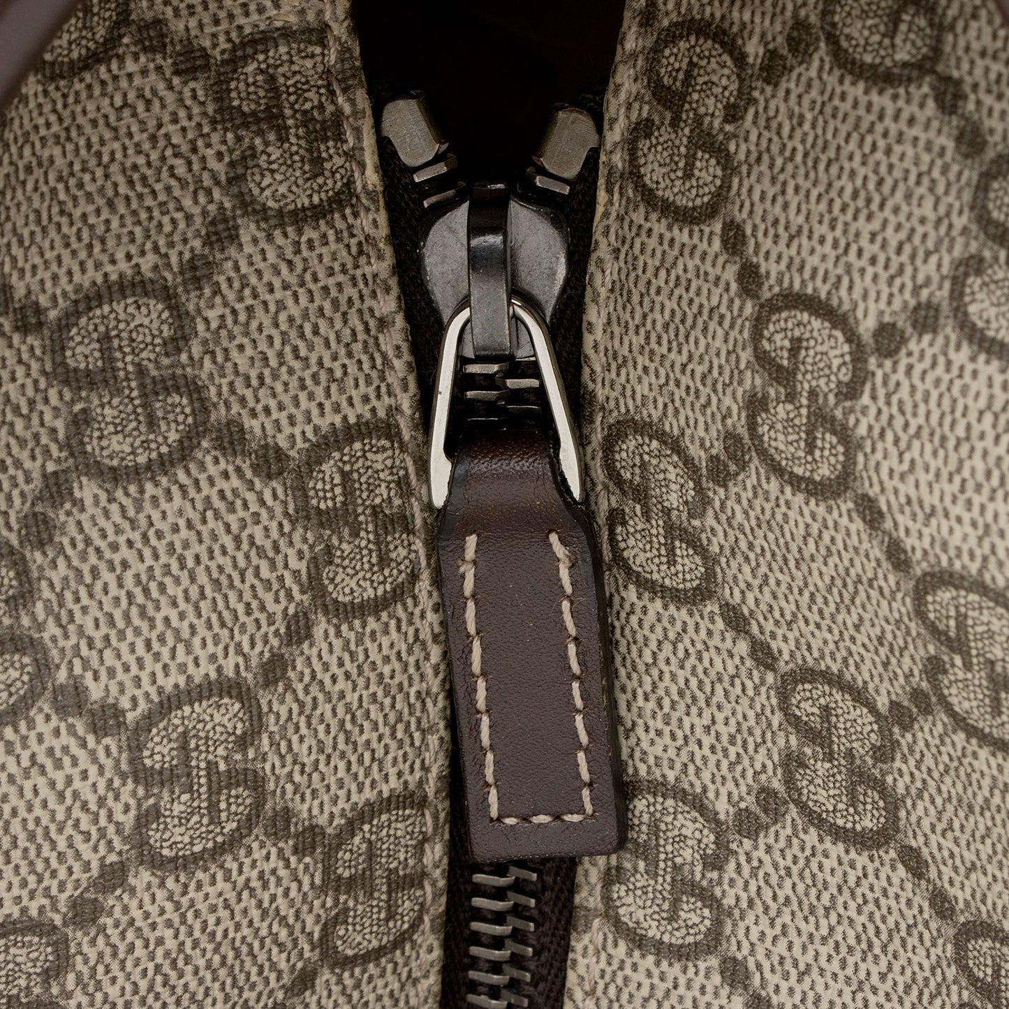 Gucci GG Supreme Classic Large Zip Tote