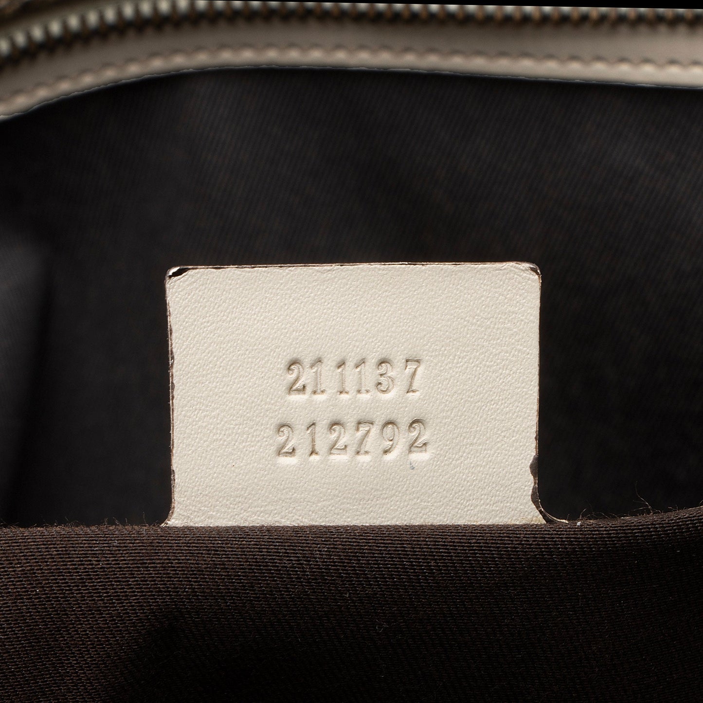 Gucci GG Supreme Classic Medium Zip Tote