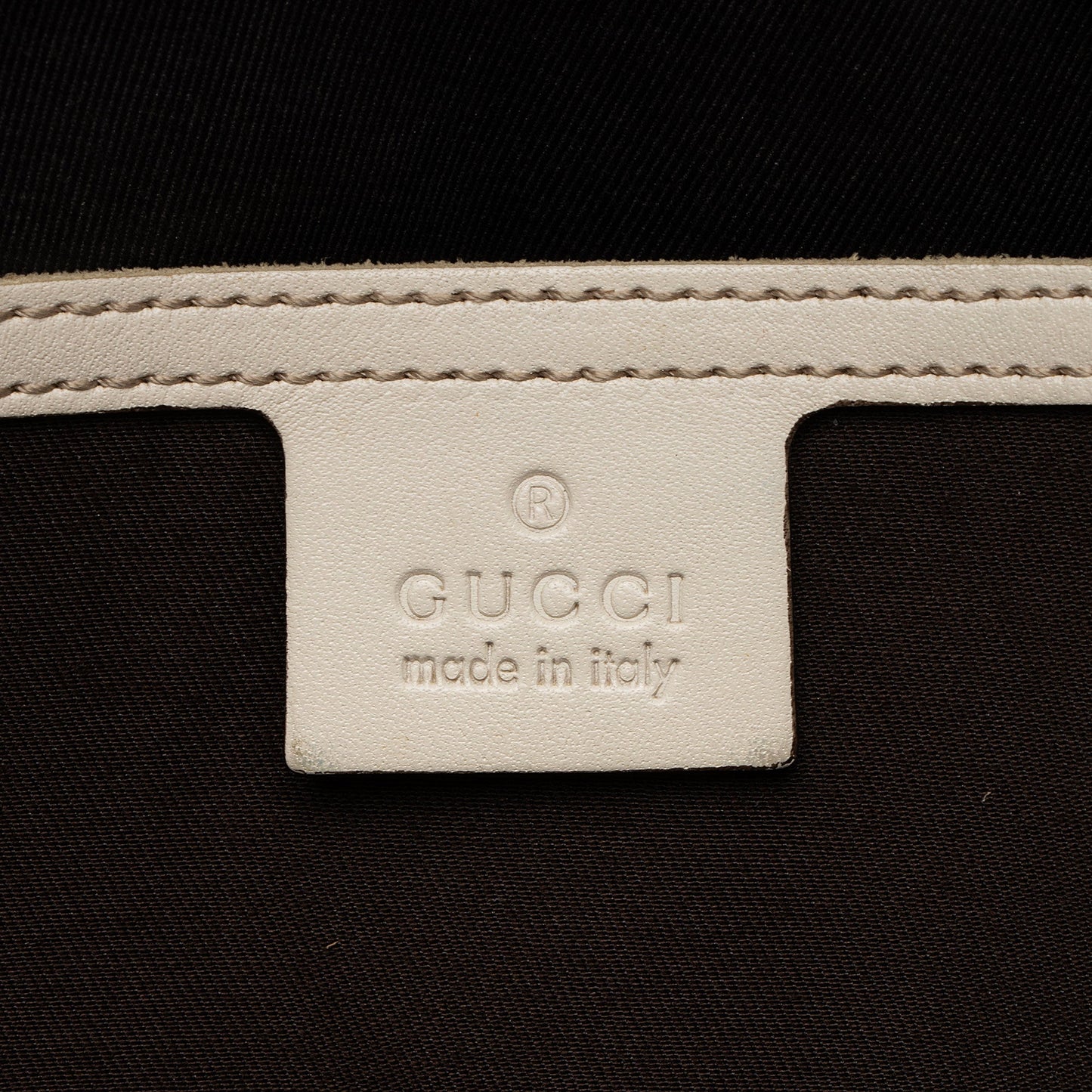 Gucci GG Supreme Classic Medium Zip Tote