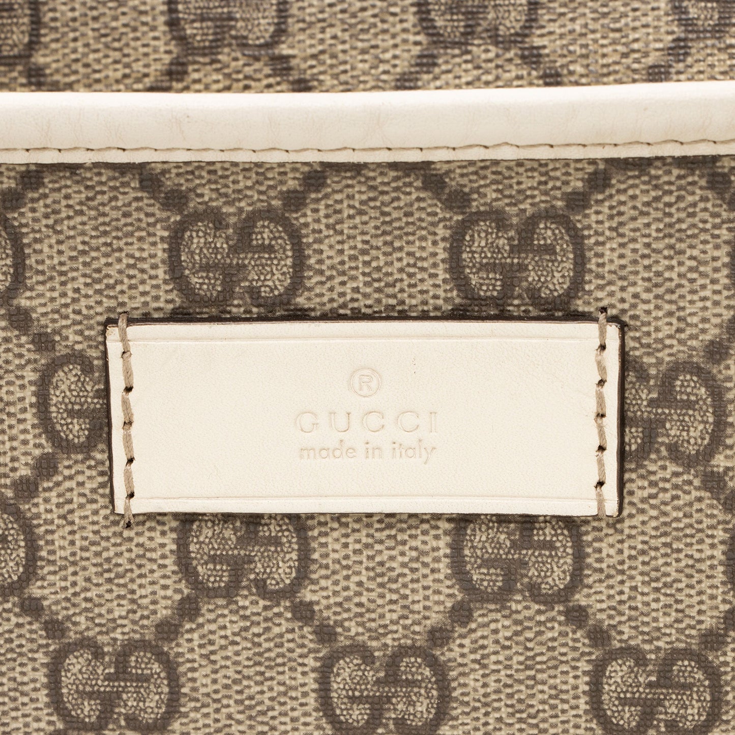 Gucci GG Supreme Classic Medium Zip Tote