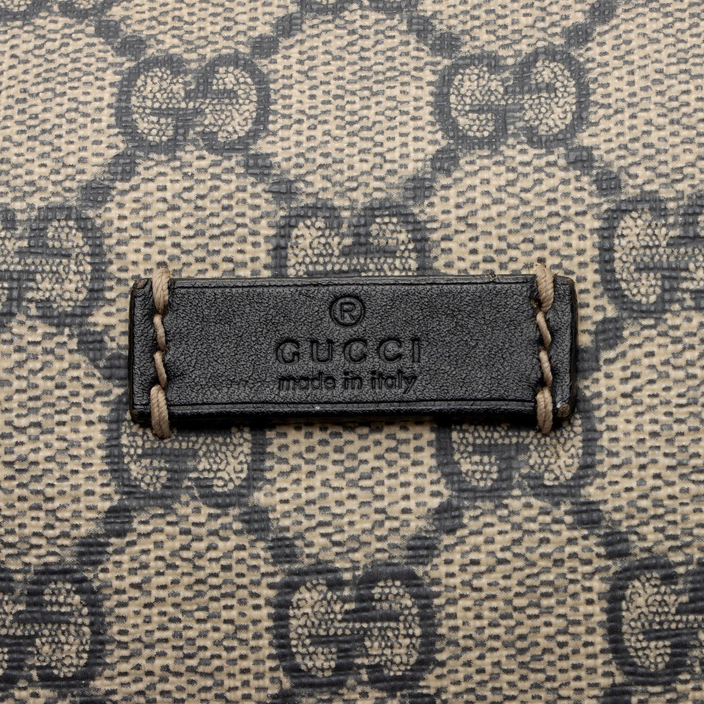 Gucci GG Supreme Cosmetic Case (SHF-g399e7)