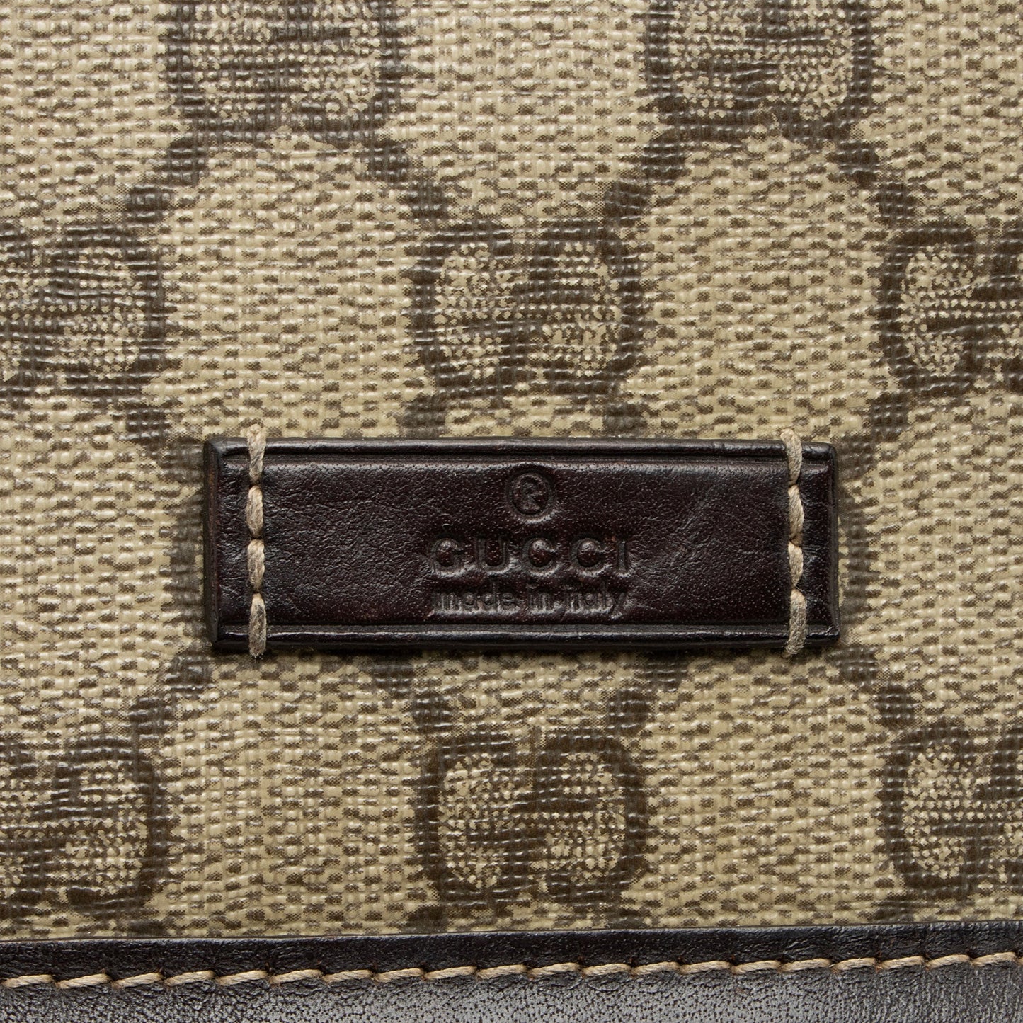 Gucci GG Supreme Flap Small Messenger