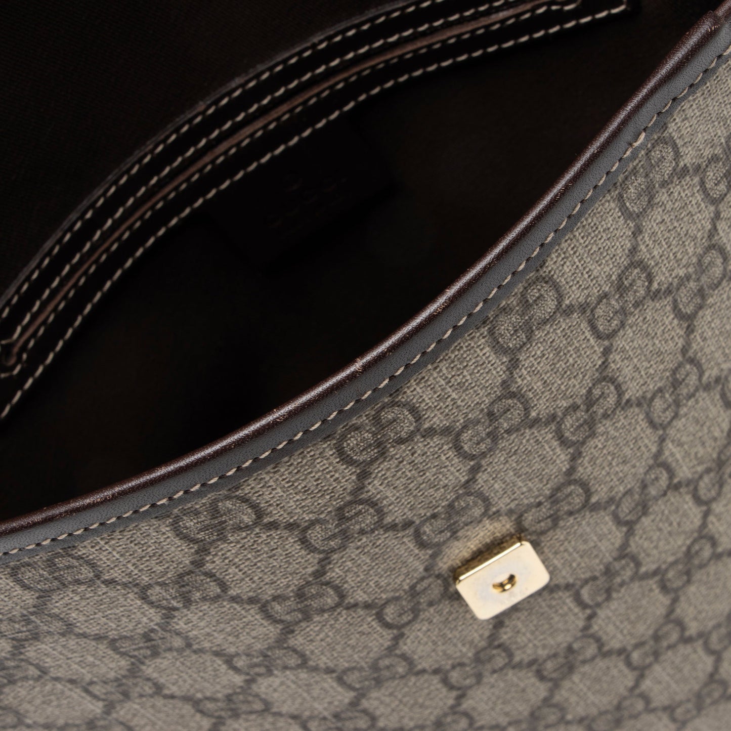 Gucci GG Supreme Flap Small Messenger