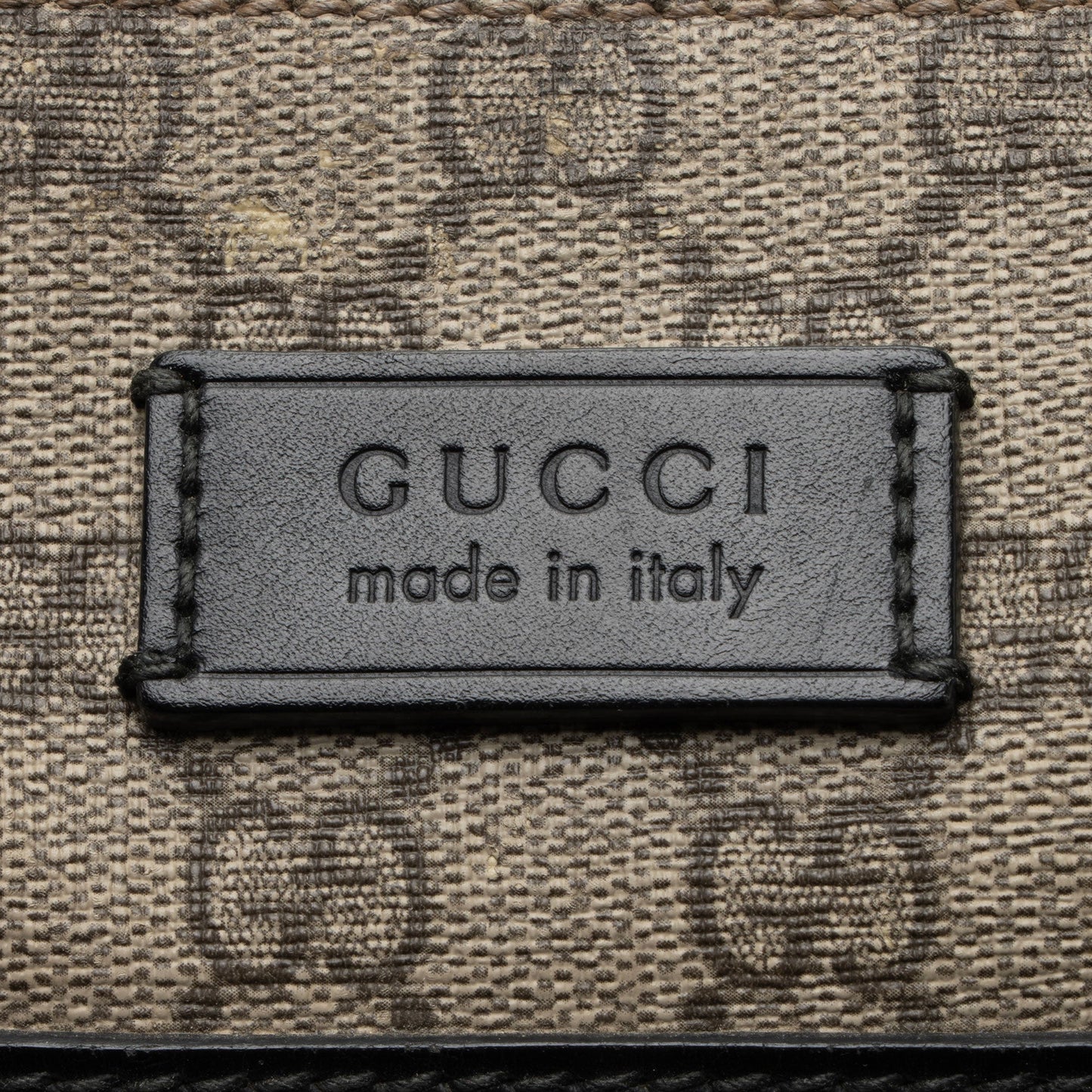 Gucci GG Supreme Flat Front Zip Messenger (SHF-7C0ZEs)