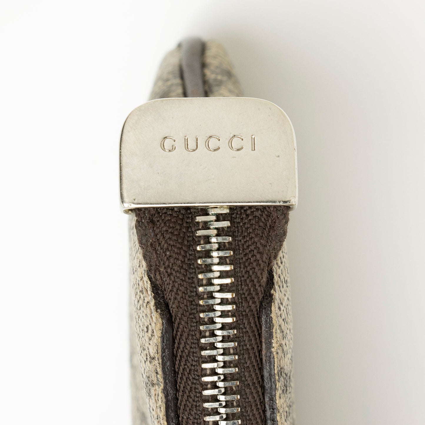 Gucci GG Supreme Key Pouch (SHF-BrByDR)