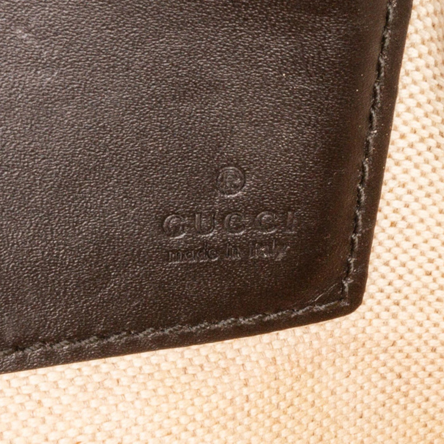 Gucci GG Supreme Kingsnake Clutch Bag (SHG-qHejCL)