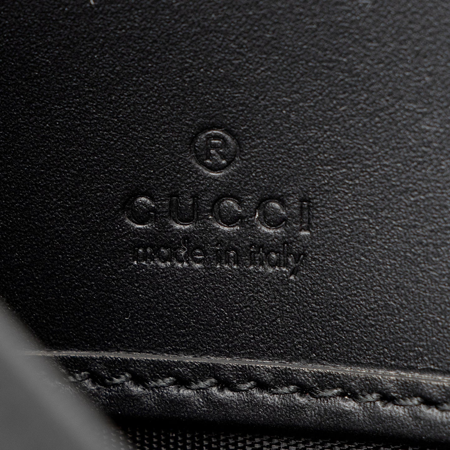Gucci GG Supreme Kingsnake Zip Around Wallet (SHF-XF9siG)