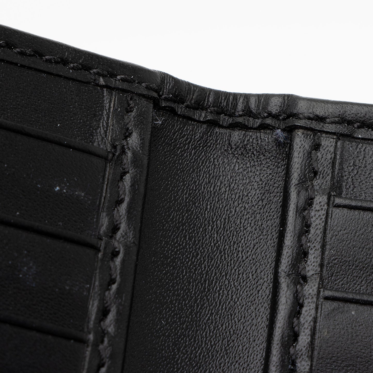 Gucci GG Supreme Leather Bi-Fold Wallet (SHF-tY4GX9)