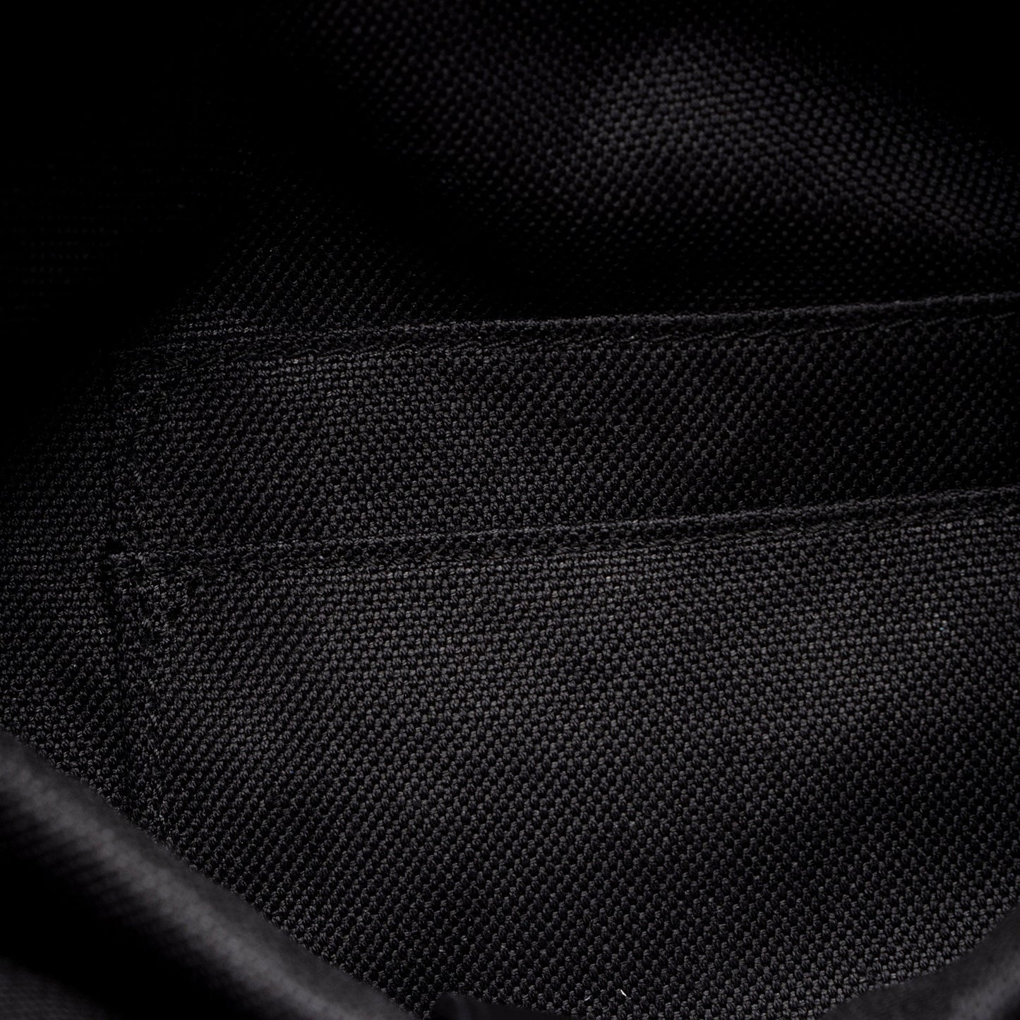 Gucci GG Supreme Medium Flap Backpack (SHF-NNj9Jx)