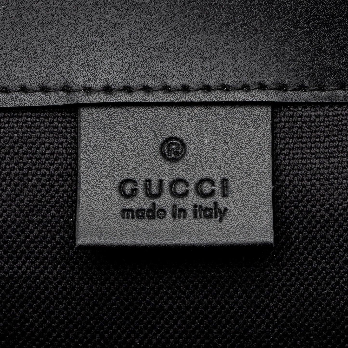 Gucci GG Supreme Medium Flap Backpack (SHF-NNj9Jx)