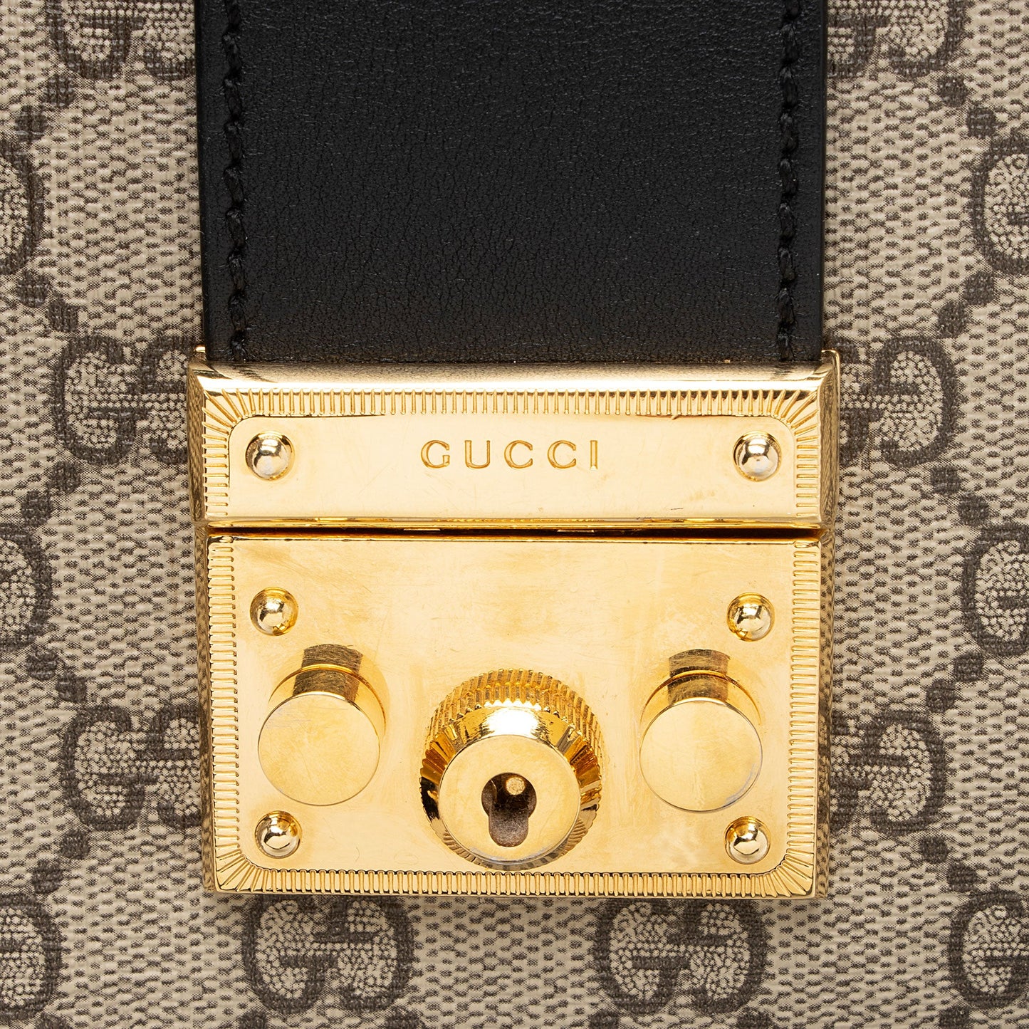 Gucci GG Supreme Padlock Chain Medium Shoulder Bag (SHF-cqPKOC)