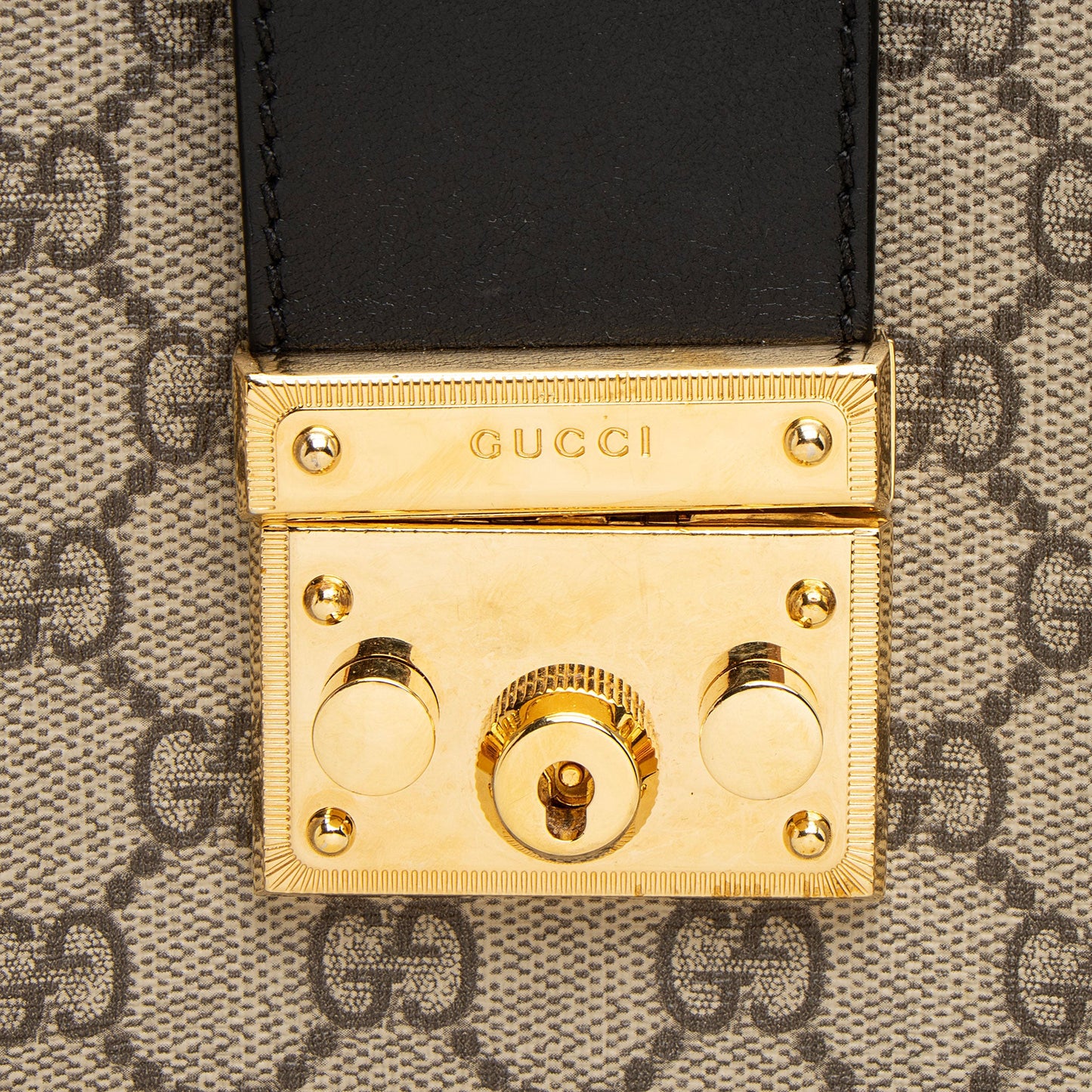 Gucci GG Supreme Padlock Chain Medium Shoulder Bag (SHF-q4e2Rg)