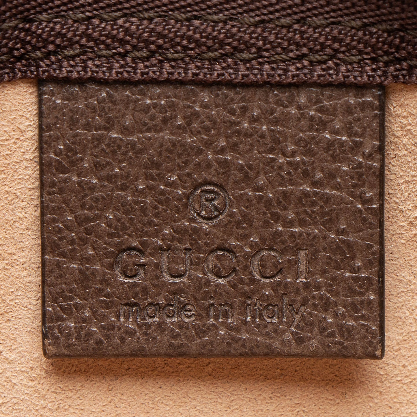 Gucci GG Supreme Pochette