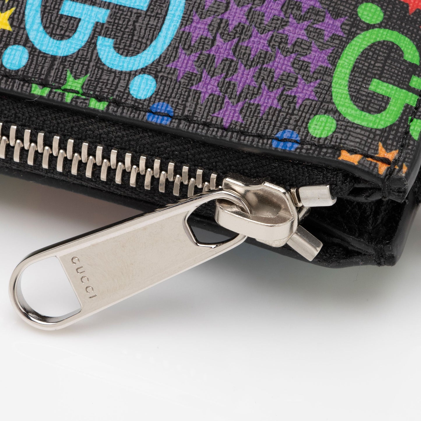 Gucci GG Supreme Psychedelic Zip Wristlet (SHF-tNF9lo)
