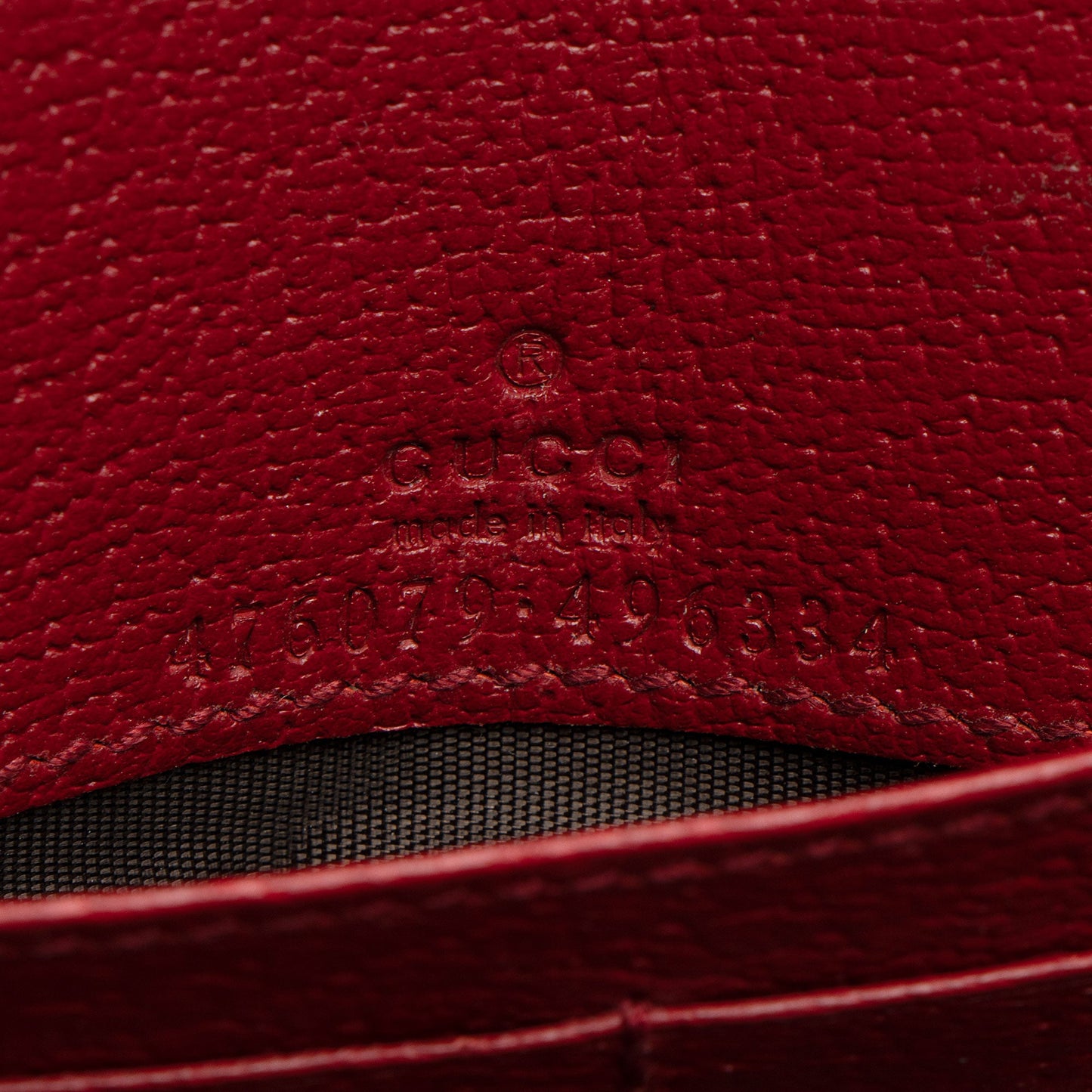 Gucci GG Supreme Queen Margaret Wallet on Chain (SHF-Cy5wDk)