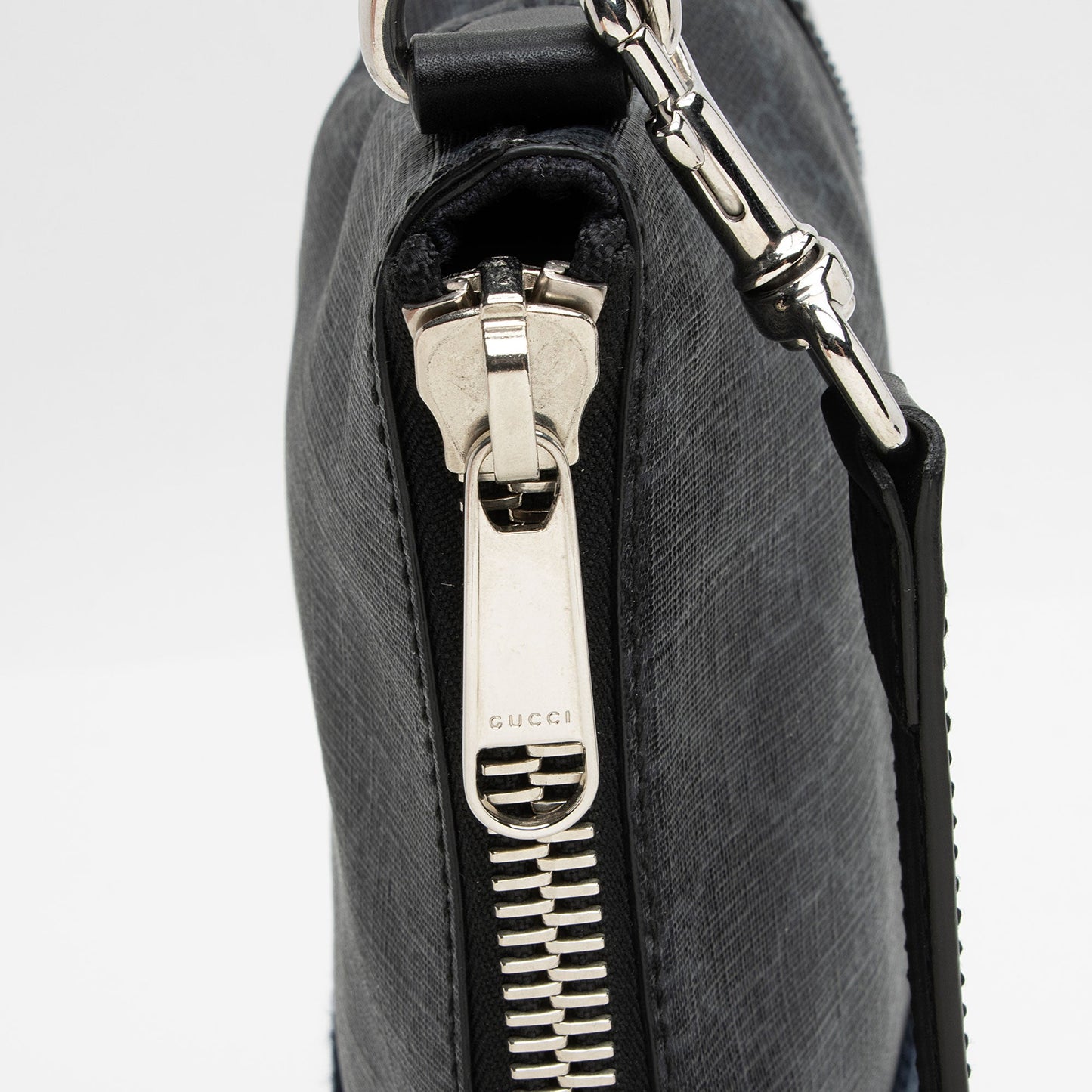 Gucci GG Supreme Web Flat Square Messenger