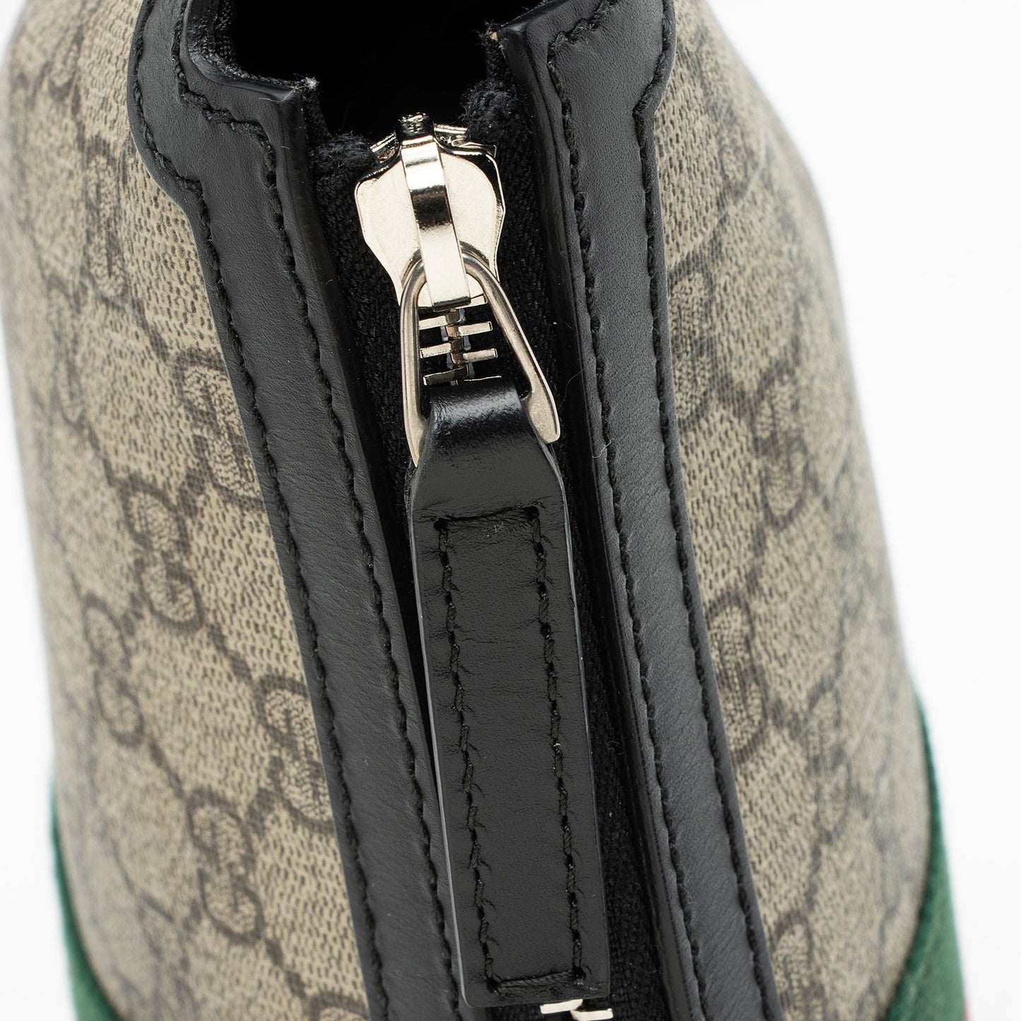 Gucci GG Supreme Web Messenger