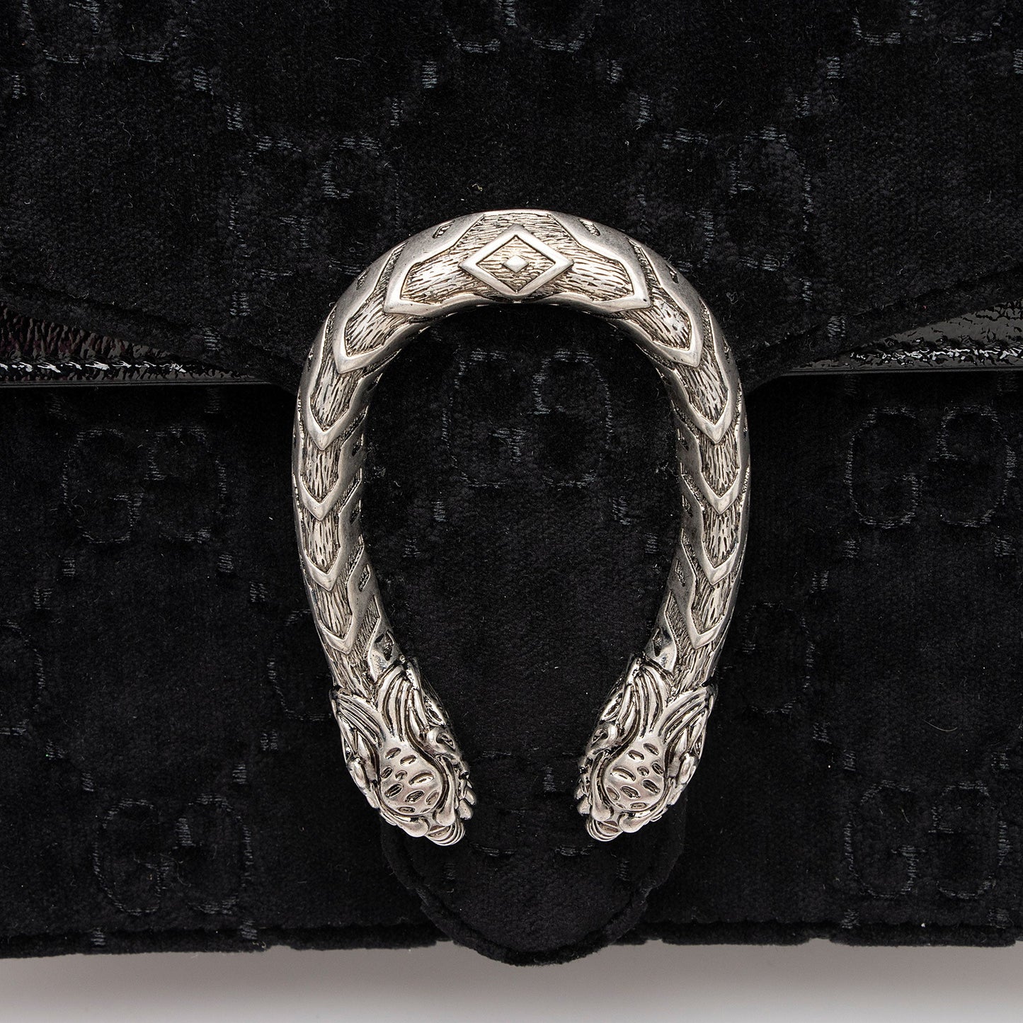 Gucci GG Velvet Dionysus Medium Shoulder Bag
