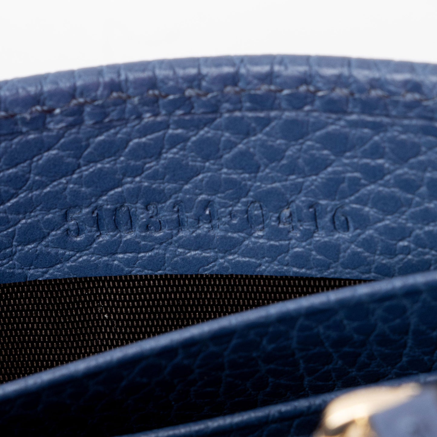 Gucci Grained Calfskin Interlocking G Chain Wallet (SHF-hln5dz)