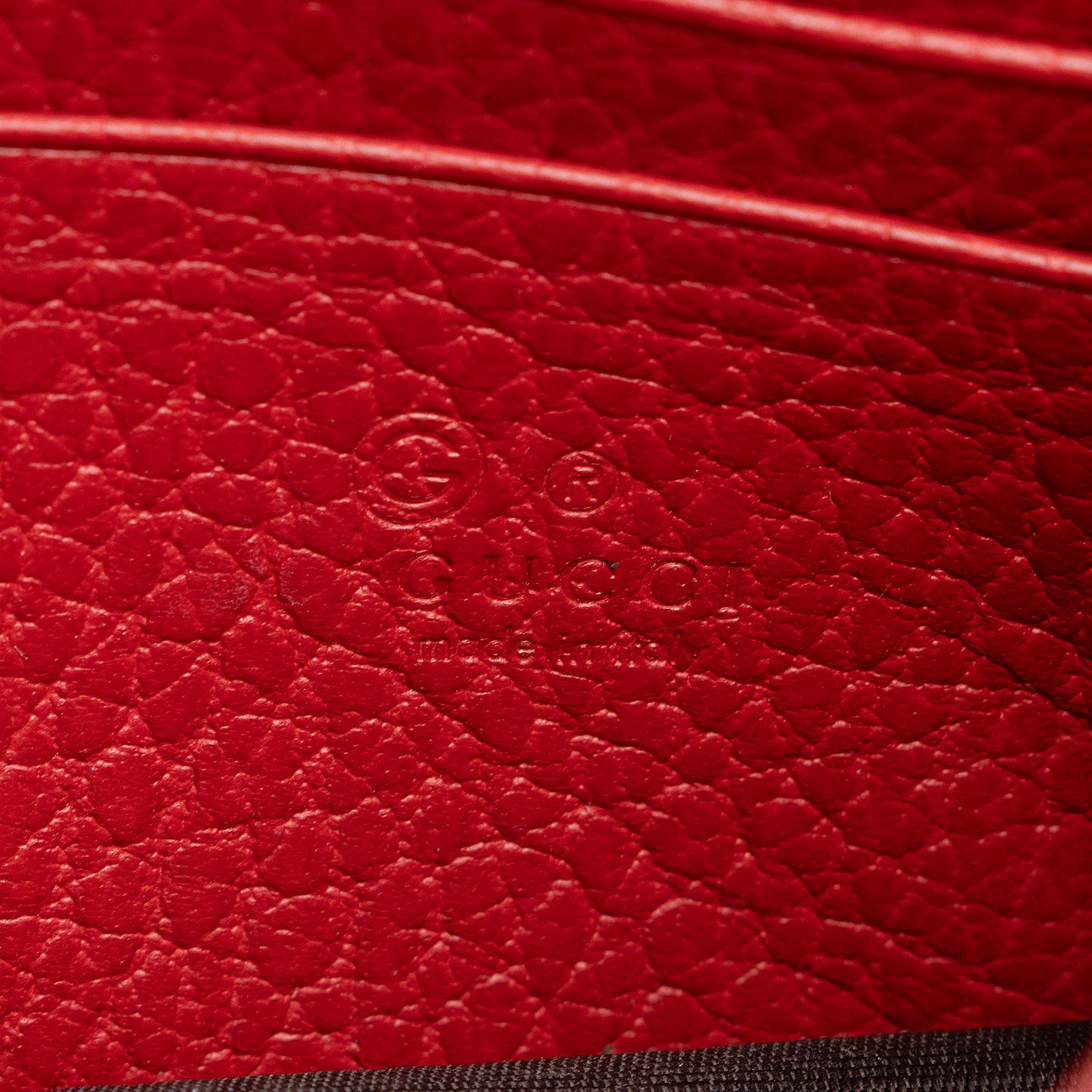 Gucci Grained Calfskin Interlocking G Chain Wallet (SHF-SJaalH)