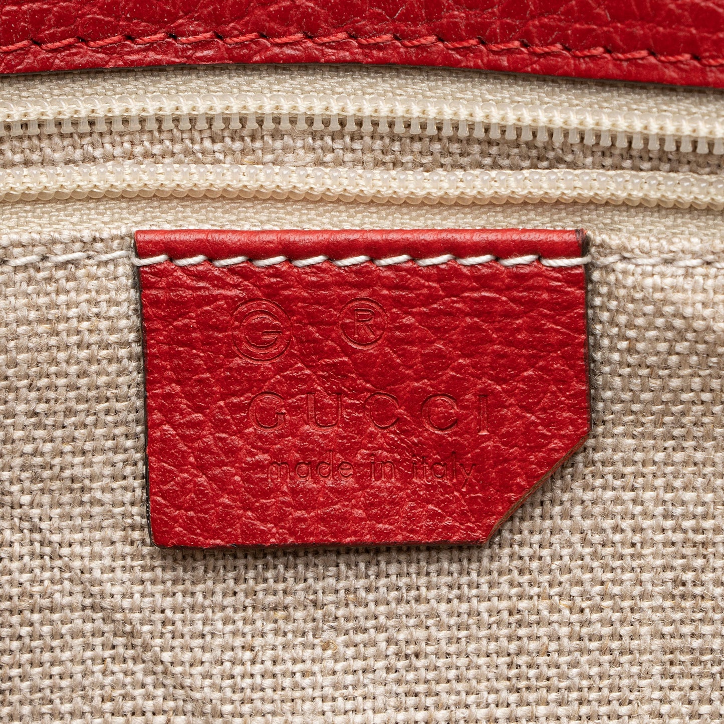 Gucci Grained Calfskin Interlocking G Medium Shoulder Bag (SHF-22410)