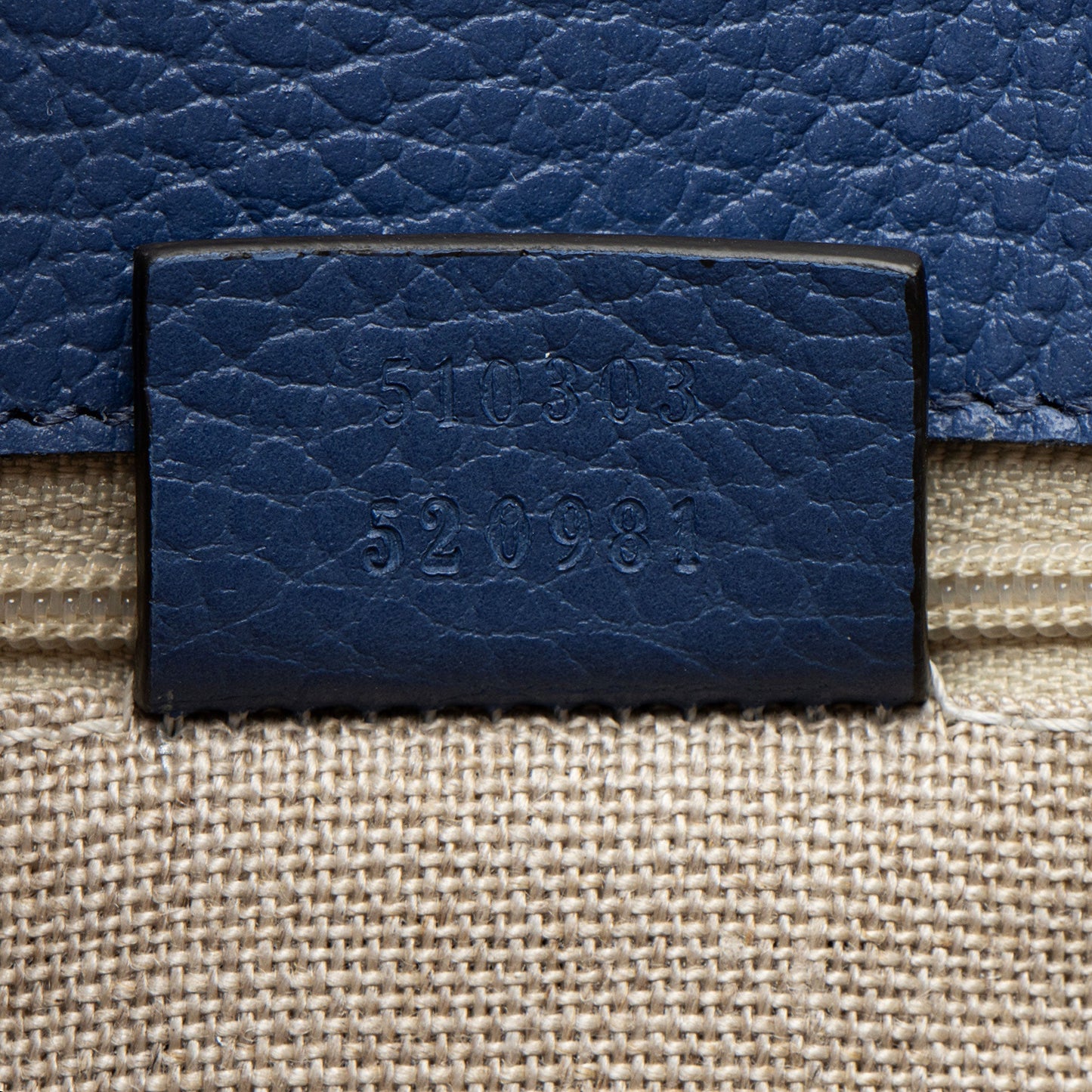 Gucci Grained Calfskin Interlocking G Medium Shoulder Bag (SHF-EgvU23)