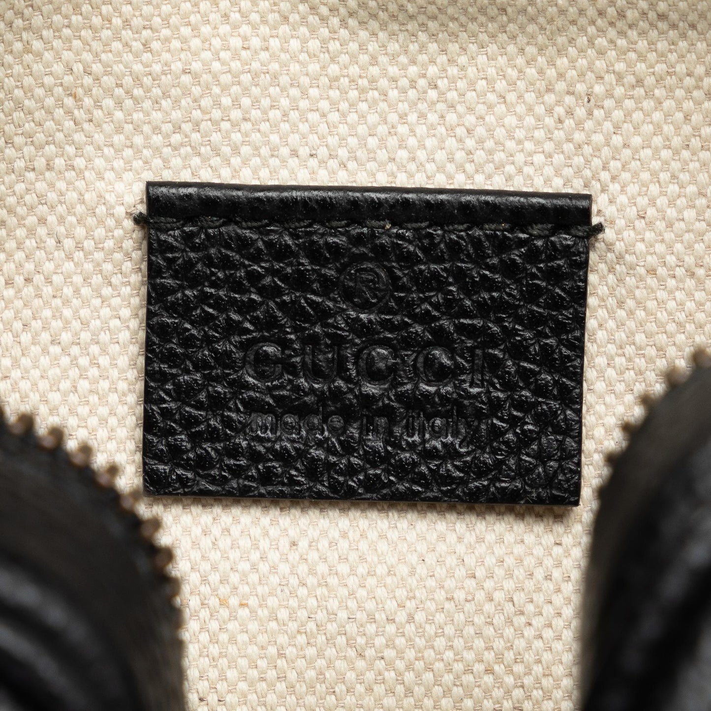 Gucci Gucci Logo Crossbody (SHG-nlCKcB)