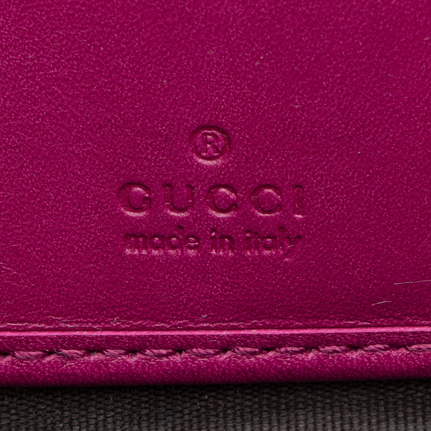 Gucci Guccissima Leather Bree Zip Around Wallet (SHF-s1cU37)