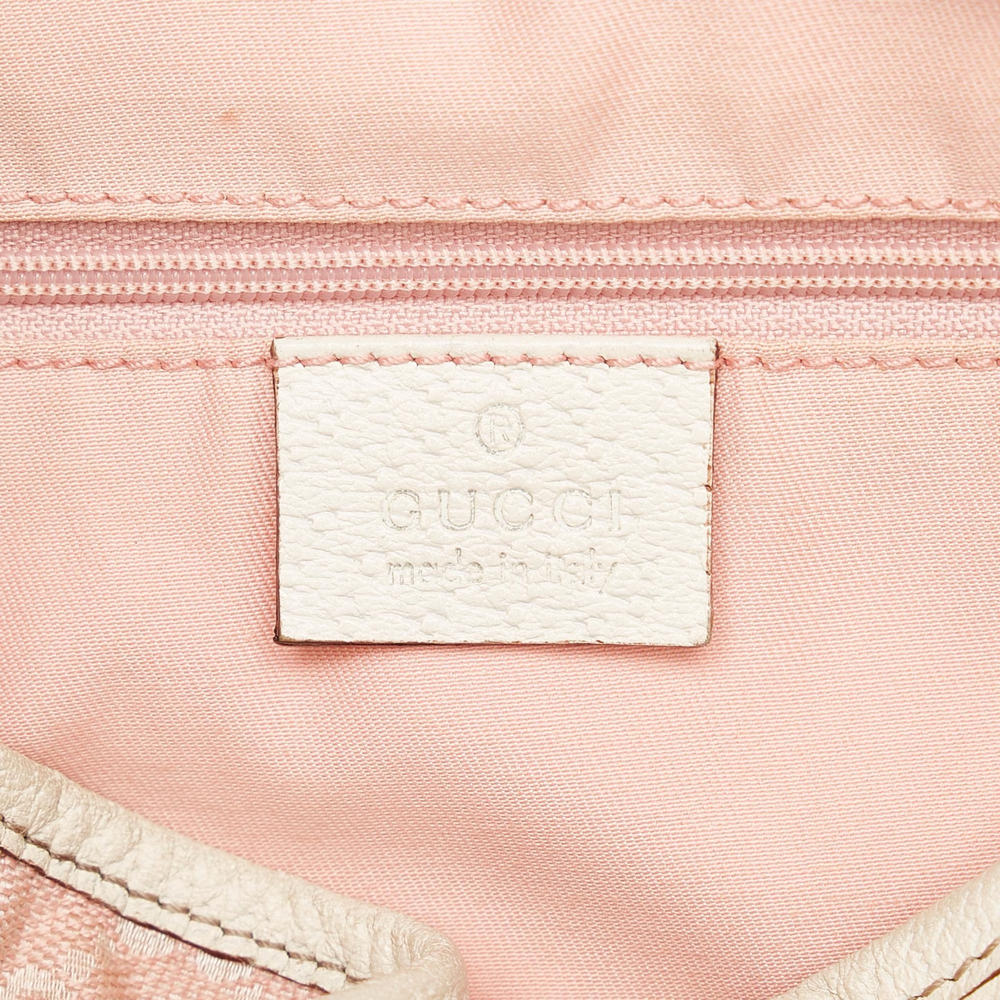 Gucci Guccissima Pelham Shoulder Bag (SHG-32663)