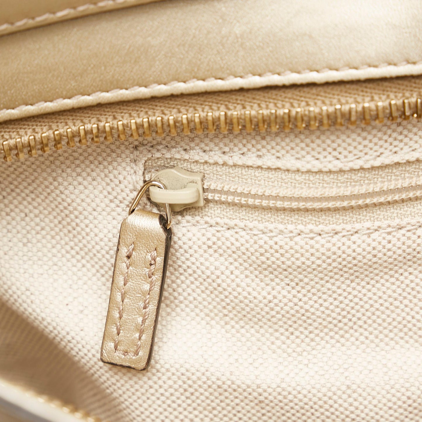 Gucci Guccissima Sukey Crossbody Bag (SHG-28351)