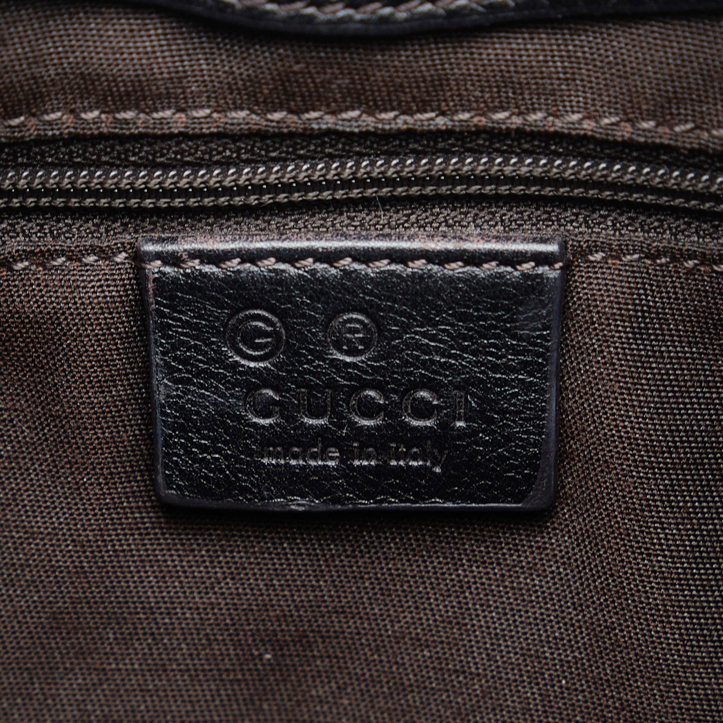 Gucci Horsebit Embossed Leather Shoulder Bag (SHG-96c9Qj)
