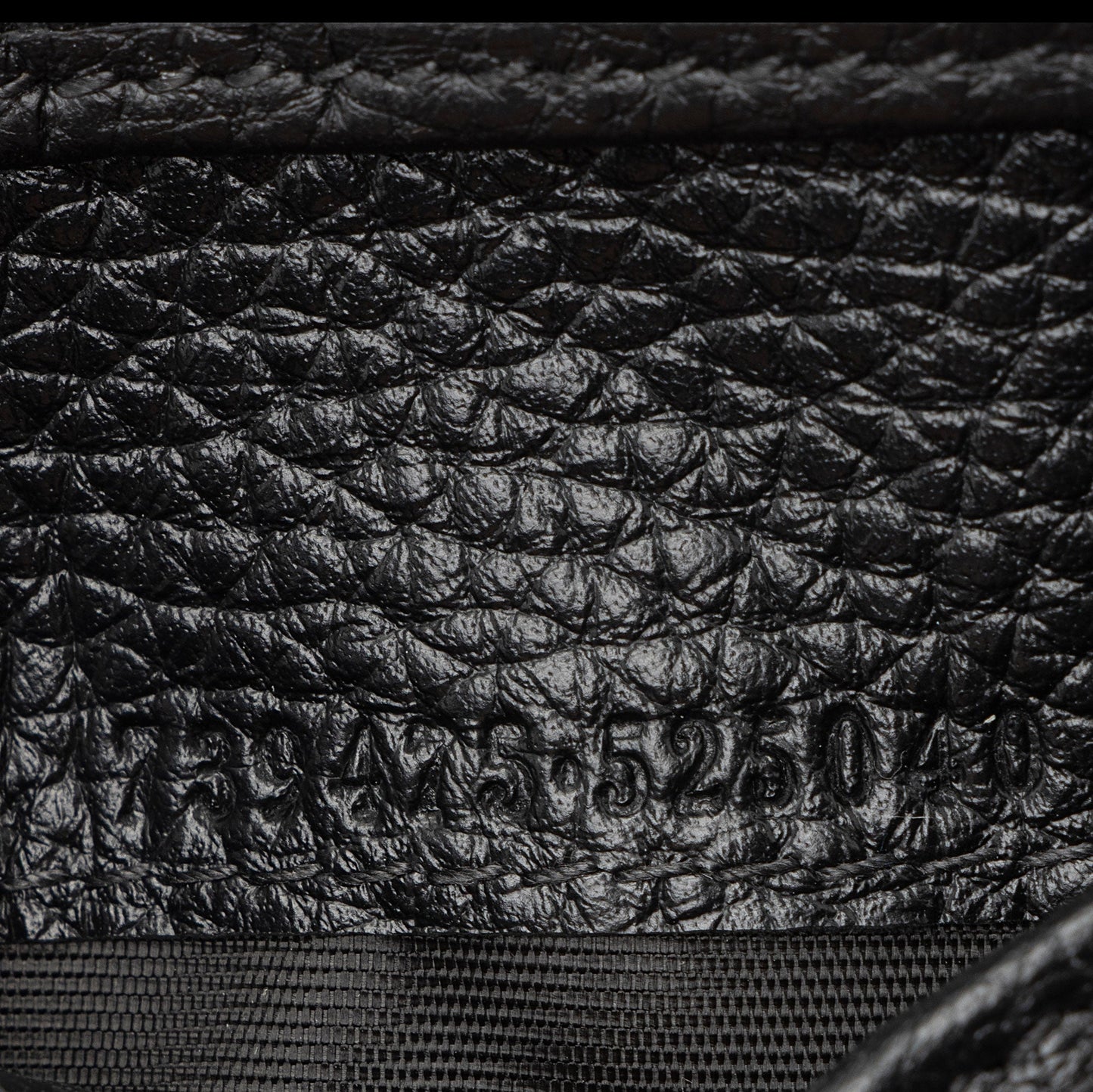 Gucci Jumbo GG Embossed Leather Wallet (SHF-NNpWM6)